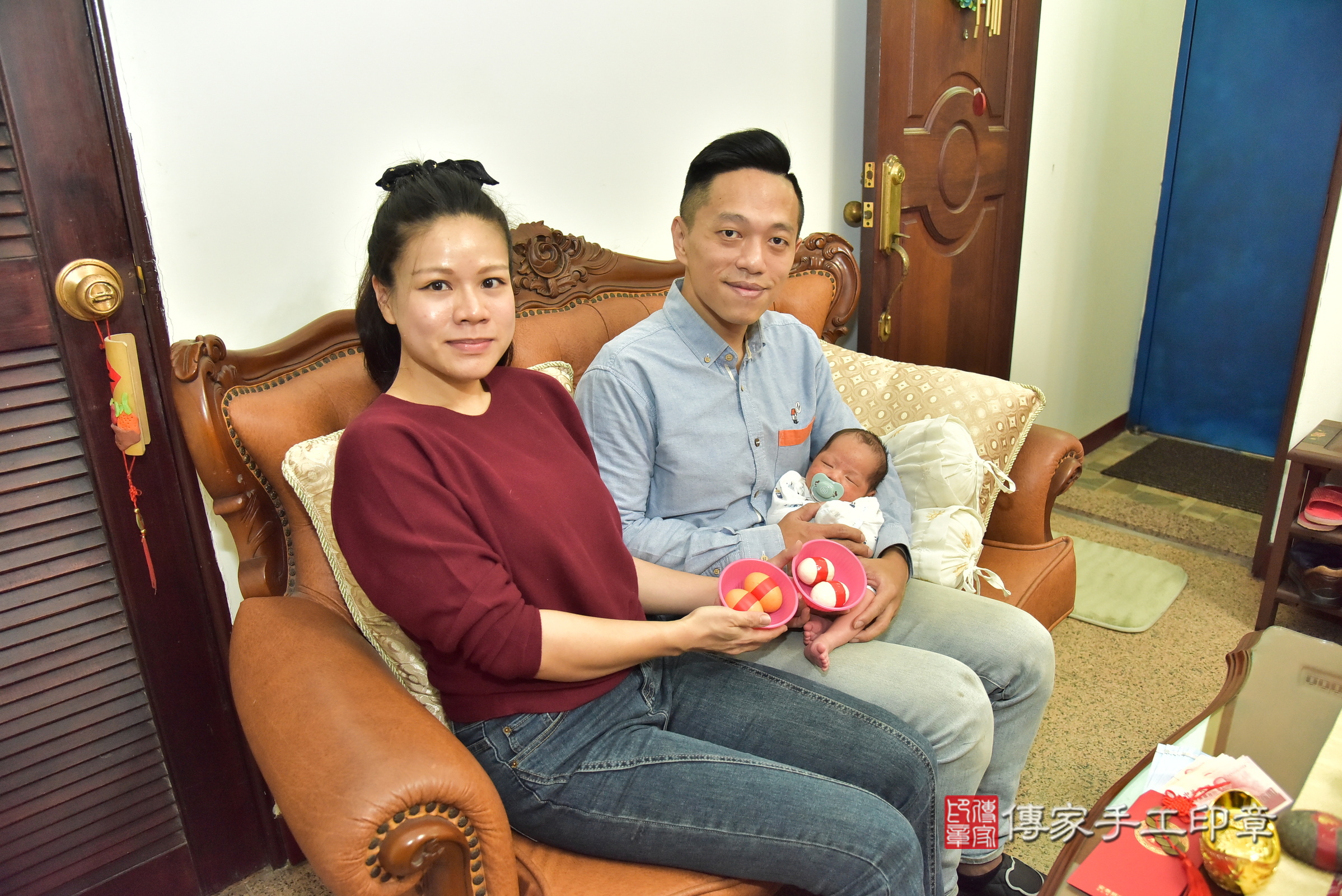 泰泰寶寶(新北市汐止區到府嬰兒泰泰寶寶滿月剃頭理髮、到府嬰兒剃胎毛儀式吉祥話)。到府剃頭剃胎毛主持、專業拍照、證書。★購買「臍帶章、肚臍章、胎毛筆刷印章」贈送：剃頭、收涎、抓周，三選一。2025.1.20，照片6