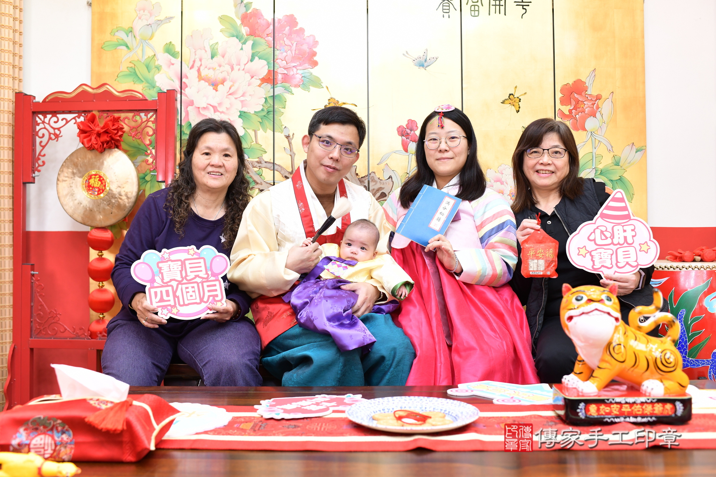 台北市大同區彤彤寶寶收涎推薦：傳家台北店收涎中國風會場，嬰兒古禮收涎收口水流程儀式、收涎吉祥話、收涎餅乾、收涎拍照。收涎證書。2025.1.26，照片11