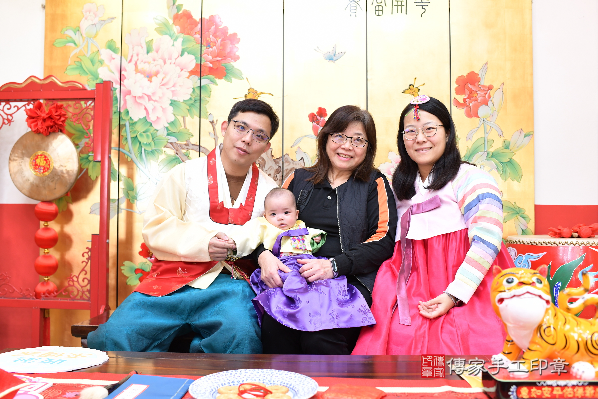 台北市大同區彤彤寶寶收涎推薦：傳家台北店收涎中國風會場，嬰兒古禮收涎收口水流程儀式、收涎吉祥話、收涎餅乾、收涎拍照。收涎證書。2025.1.26，照片7