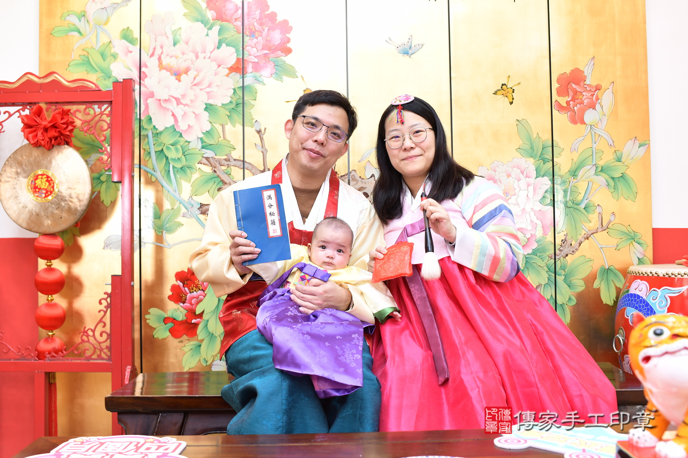 台北市大同區彤彤寶寶收涎推薦：傳家台北店收涎中國風會場，嬰兒古禮收涎收口水流程儀式、收涎吉祥話、收涎餅乾、收涎拍照。收涎證書。2025.1.26，照片9