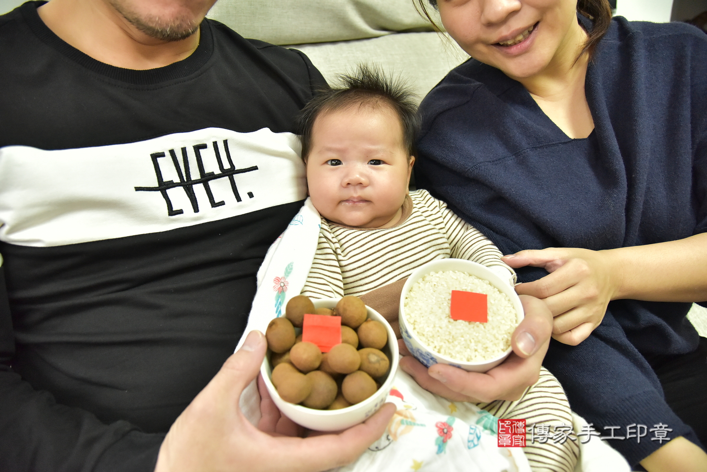 小辰寶寶(新北市汐止區到府嬰兒小辰寶寶滿月剃頭理髮、到府嬰兒剃胎毛儀式吉祥話)。到府剃頭剃胎毛主持、專業拍照、證書。★購買「臍帶章、肚臍章、胎毛筆刷印章」贈送：剃頭、收涎、抓周，三選一。2025.1.21，照片6