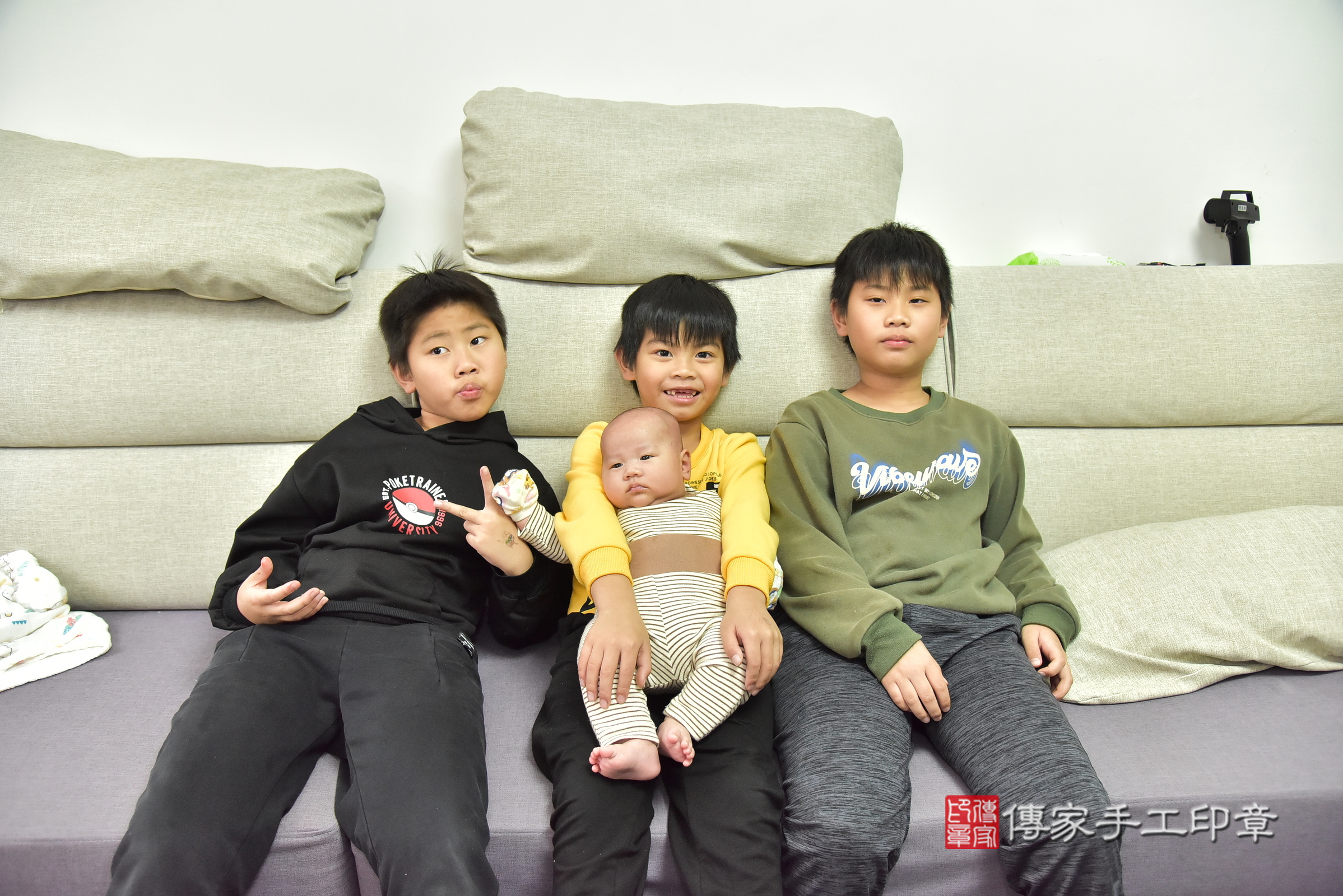 小辰寶寶(新北市汐止區到府嬰兒小辰寶寶滿月剃頭理髮、到府嬰兒剃胎毛儀式吉祥話)。到府剃頭剃胎毛主持、專業拍照、證書。★購買「臍帶章、肚臍章、胎毛筆刷印章」贈送：剃頭、收涎、抓周，三選一。2025.1.21，照片13