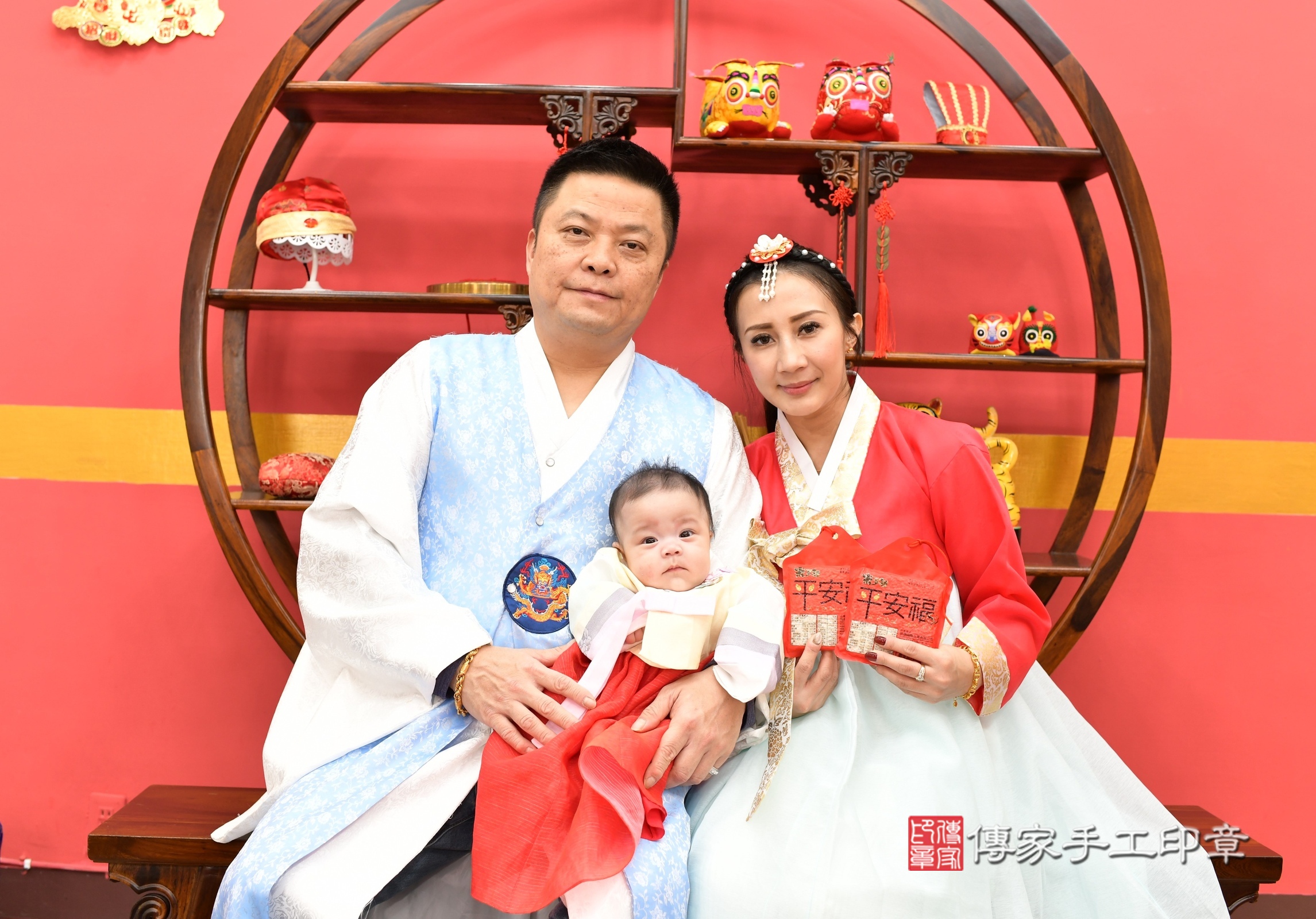 新北市永和區小羽寶寶收涎推薦：傳家新北店收涎中國風會場，嬰兒古禮收涎收口水流程儀式、收涎吉祥話、收涎餅乾、收涎拍照。收涎證書。2025.1.24，照片9