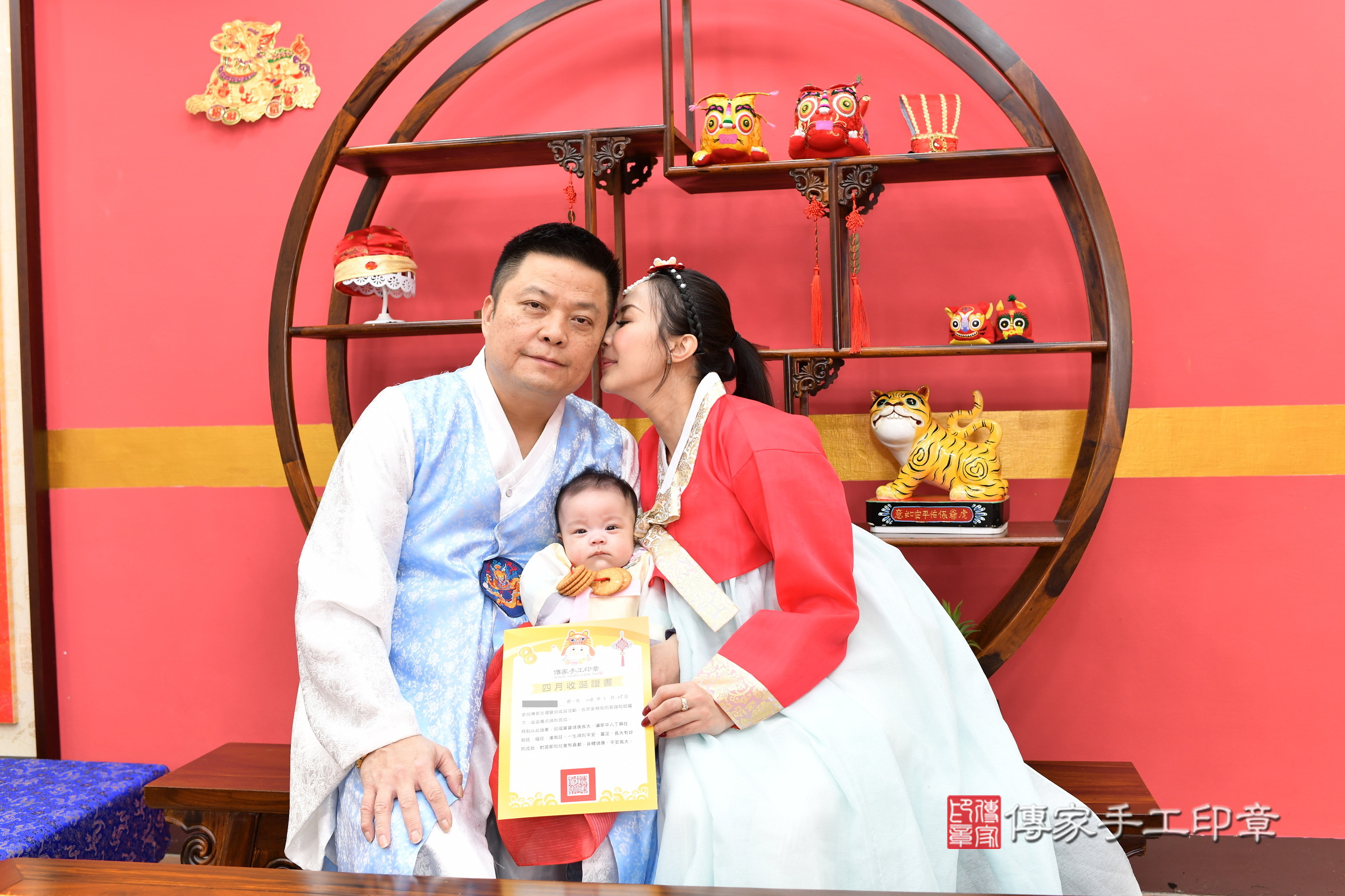新北市永和區小羽寶寶收涎推薦：傳家新北店收涎中國風會場，嬰兒古禮收涎收口水流程儀式、收涎吉祥話、收涎餅乾、收涎拍照。收涎證書。2025.1.24，照片8