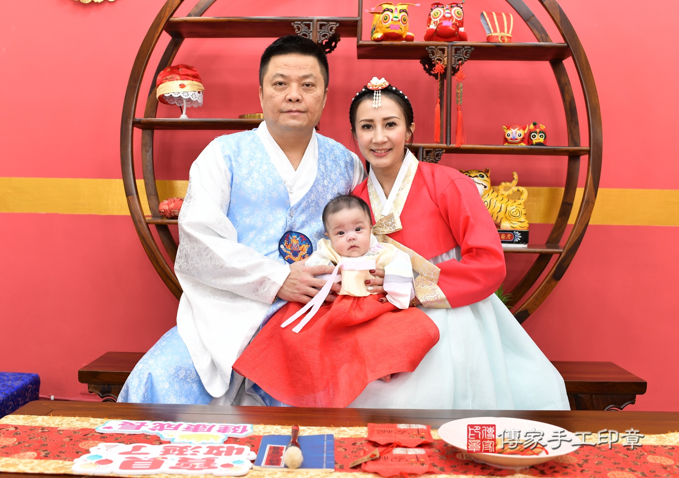 新北市永和區小羽寶寶收涎推薦：傳家新北店收涎中國風會場，嬰兒古禮收涎收口水流程儀式、收涎吉祥話、收涎餅乾、收涎拍照。收涎證書。2025.1.24，照片3