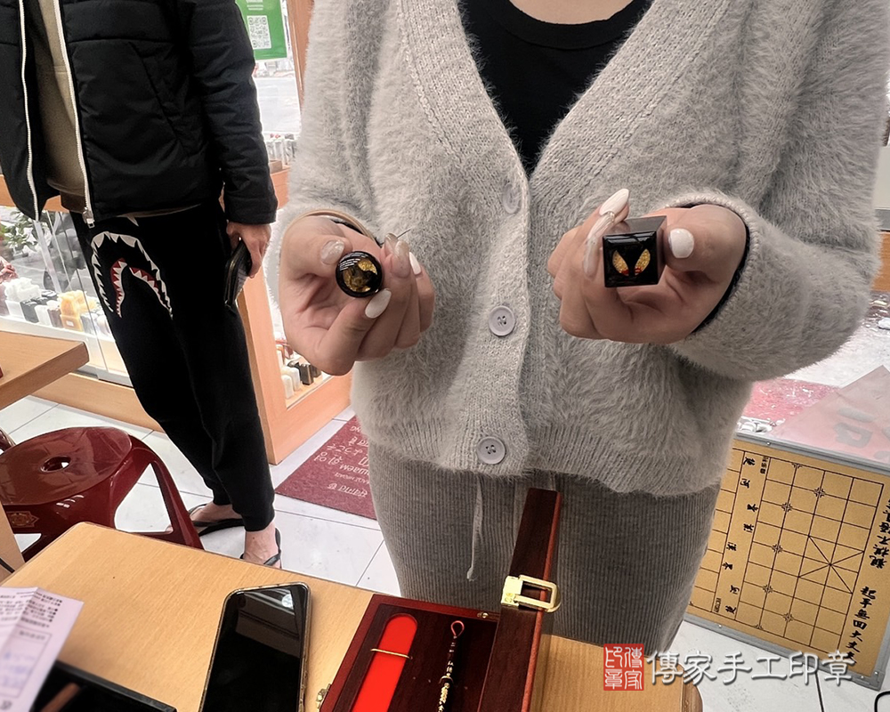 顧客滿意推薦：傳家嬰兒烤漆小三寶、雞血紅木臍髮印章、胎毛筆。新北市鶯歌區-周小姐2025.01.20