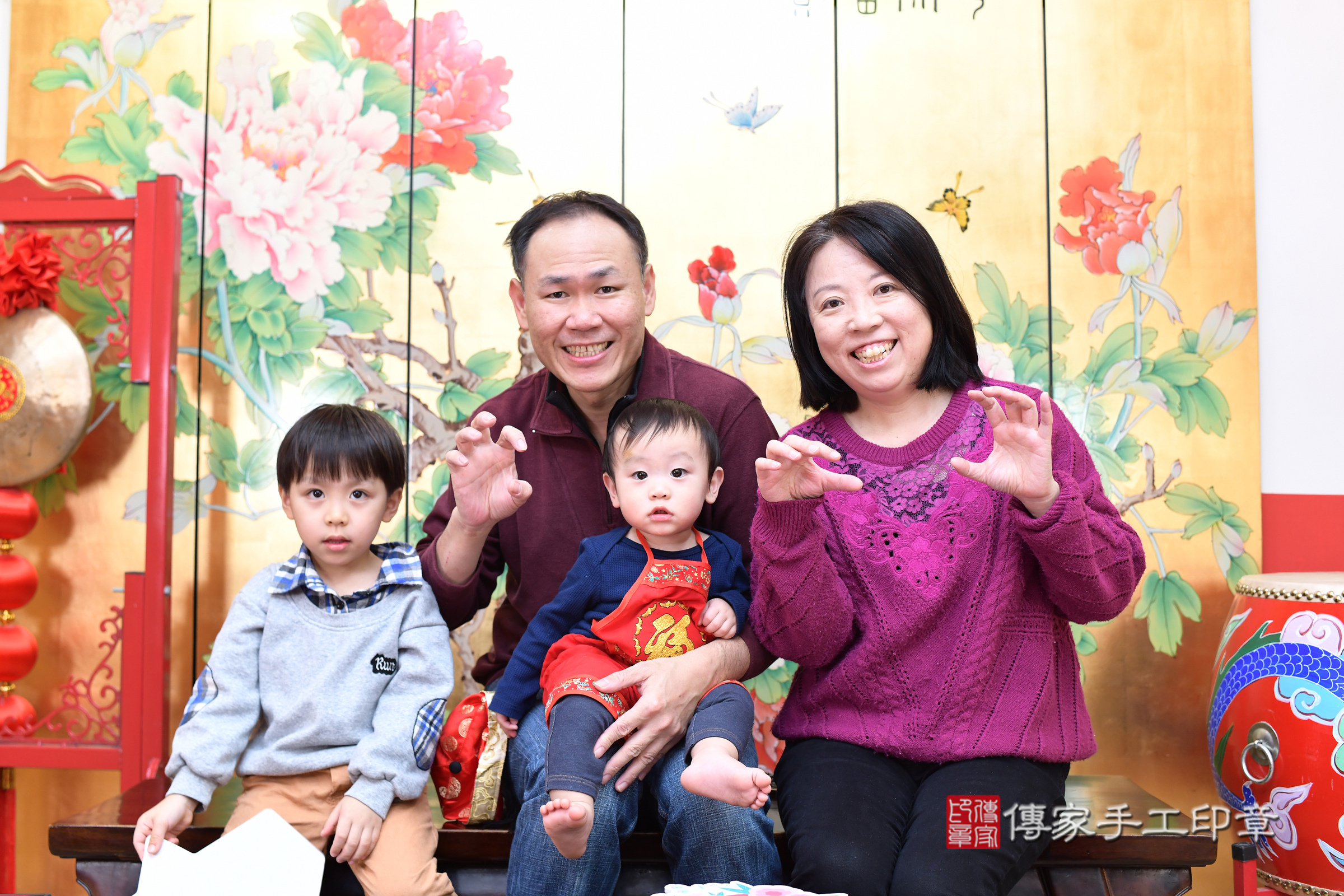 台北市大同區祐祐寶寶抓周推薦：傳家台北店抓周度脺中國風會場，嬰兒古禮抓周流程儀式吉祥話、抓周道具物品24種、拍照。抓周證書。2025.1.21，照片6