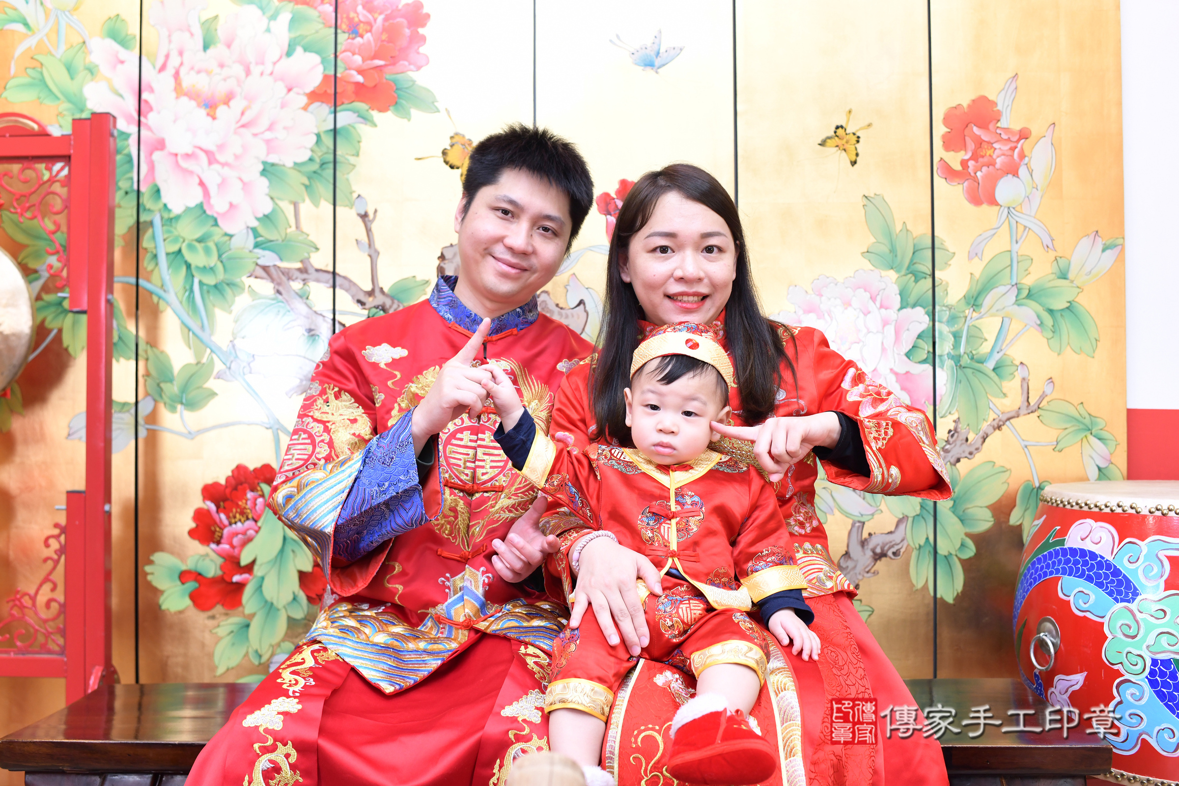 台北市大同區荃荃寶寶抓周推薦：傳家台北店抓周度脺中國風會場，嬰兒古禮抓周流程儀式吉祥話、抓周道具物品24種、拍照。抓周證書。2025.1.25，照片28