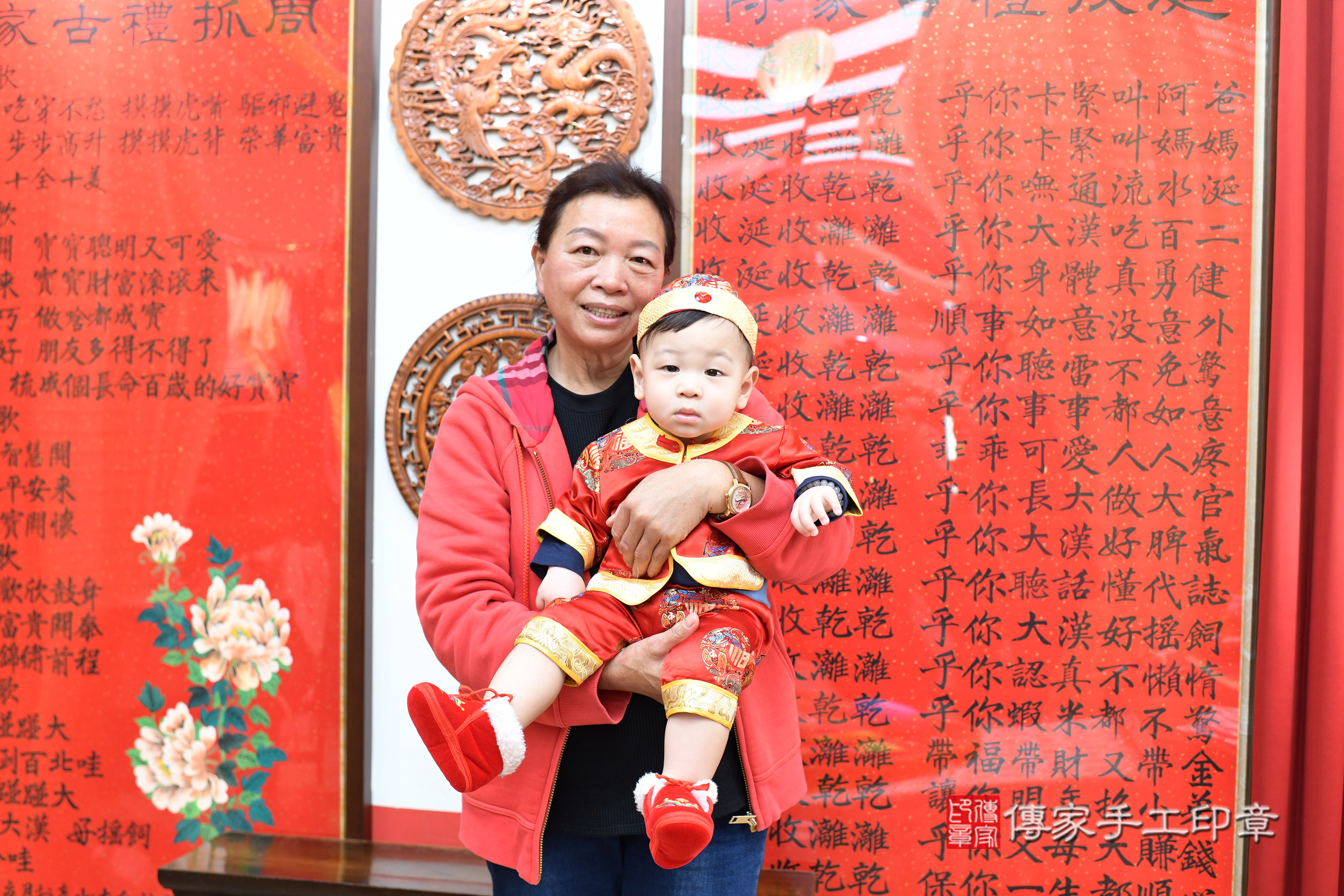 台北市大同區荃荃寶寶抓周推薦：傳家台北店抓周度脺中國風會場，嬰兒古禮抓周流程儀式吉祥話、抓周道具物品24種、拍照。抓周證書。2025.1.25，照片10