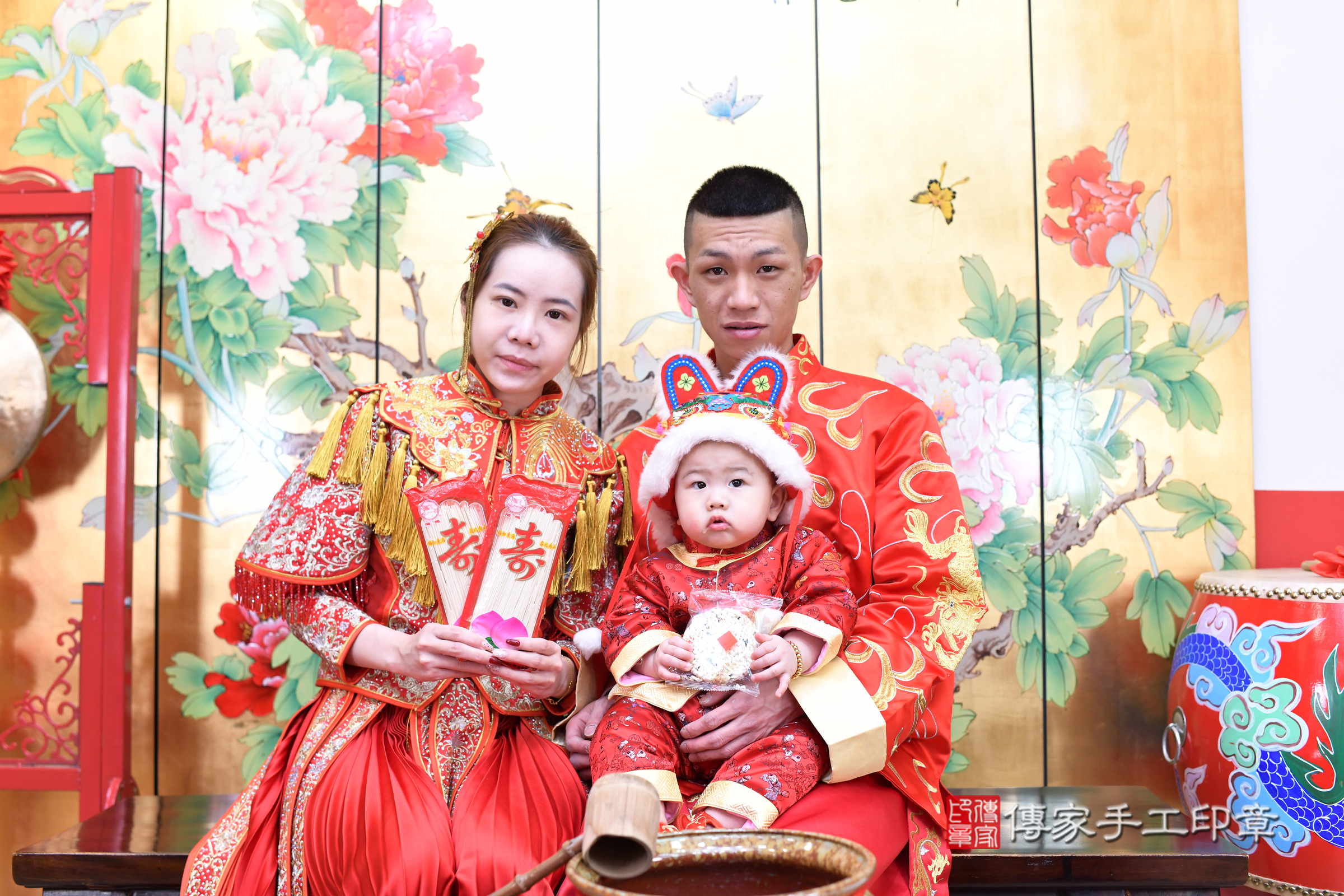 台北市大同區小倫寶寶抓周推薦：傳家台北店抓周度脺中國風會場，嬰兒古禮抓周流程儀式吉祥話、抓周道具物品24種、拍照。抓周證書。2025.1.26，照片16