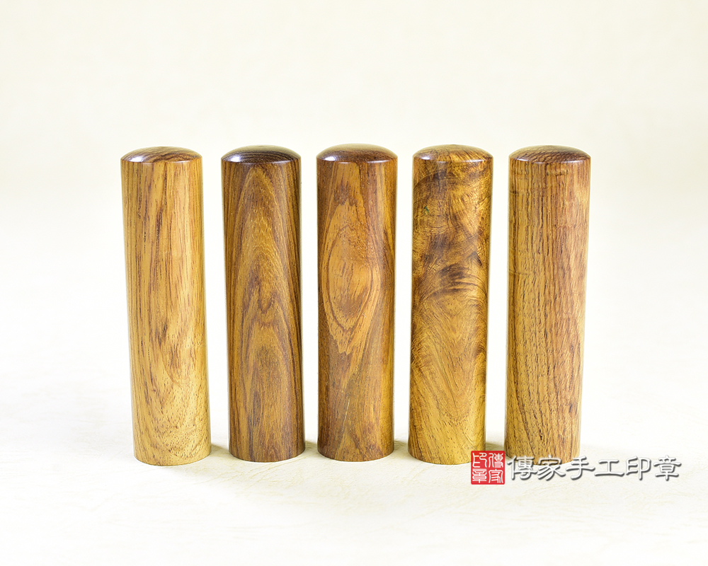 傳家手工印章實際成品:頂級黃花梨沉檀樹瘤印章 傳家手工印章實際成品:頂級黃花梨沉檀樹瘤印章