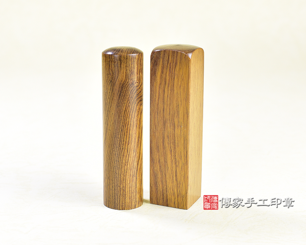 傳家手工印章實際成品:頂級黃花梨沉檀樹瘤印章 傳家手工印章實際成品:頂級黃花梨沉檀樹瘤印章