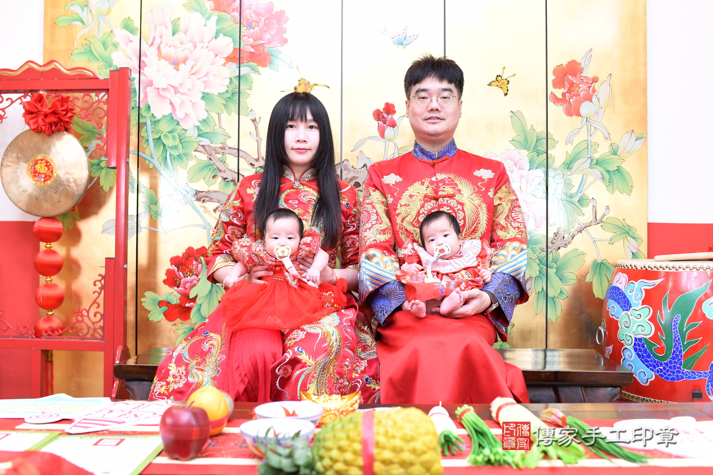 小昭寶寶和小瑤寶寶(台北市大同區嬰兒寶寶滿月剃頭理髮、嬰兒剃胎毛儀式吉祥話)。中國風會場，爸媽寶貝穿「日中韓」古裝禮服。專業拍照、證書。★購買「臍帶章、肚臍章、胎毛筆刷印章」贈送：剃頭、收涎、抓周，三選一。2025.2.6，照片8