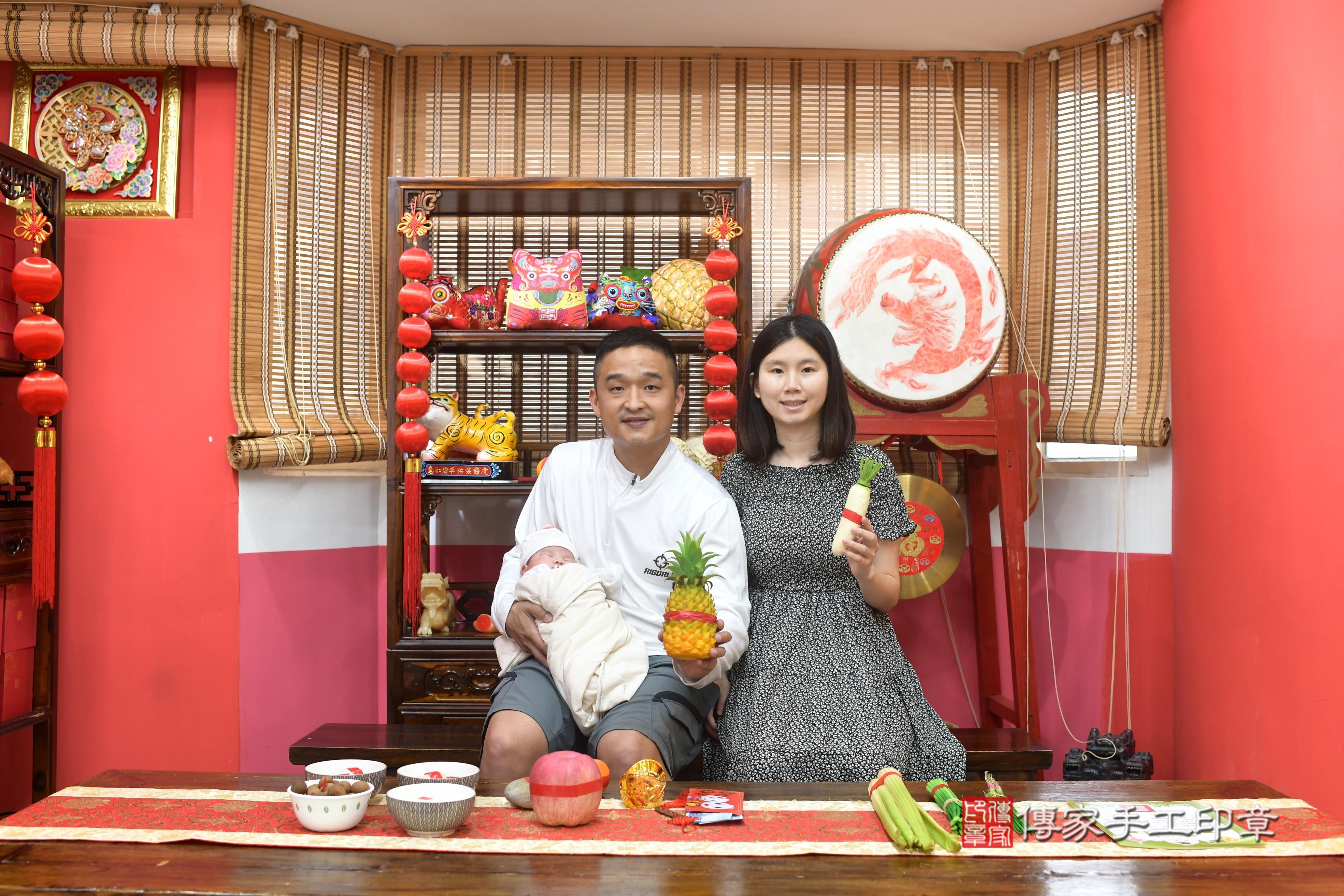 傳家手工印章高雄店、抓周、度脺、中國風會場、傳家嬰兒古禮、吉祥話、抓周道具物品24種、拍照。抓周證書。寶寶抓周、滿周歲、生日快樂、祝福