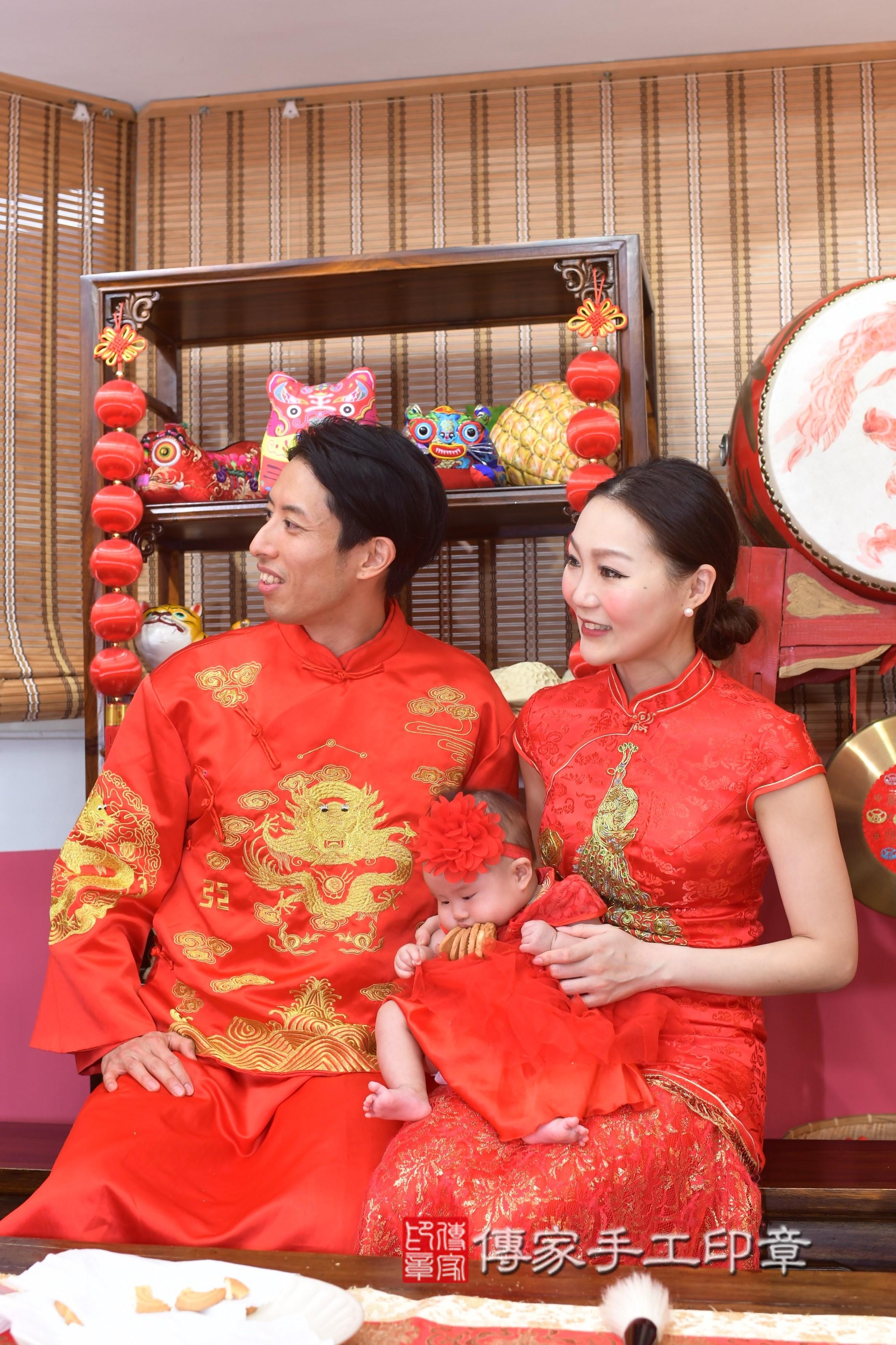 傳家手工印章高雄店、抓周、度脺、中國風會場、傳家嬰兒古禮、吉祥話、抓周道具物品24種、拍照。抓周證書。寶寶抓周、滿周歲、生日快樂、祝福