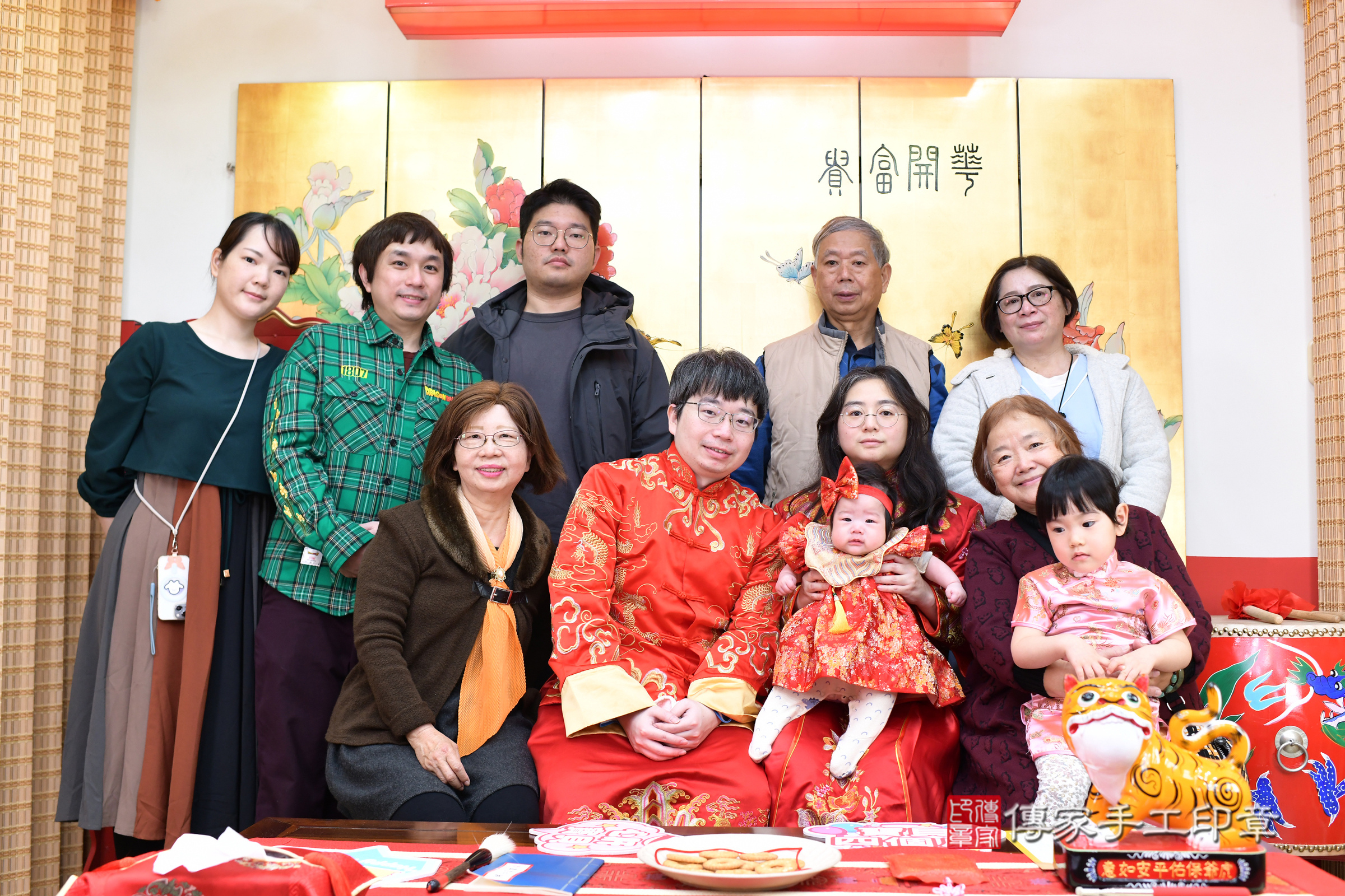 台北市大同區小杏寶寶收涎推薦：傳家台北店收涎中國風會場，嬰兒古禮收涎收口水流程儀式、收涎吉祥話、收涎餅乾、收涎拍照。收涎證書。2025.2.12，照片16
