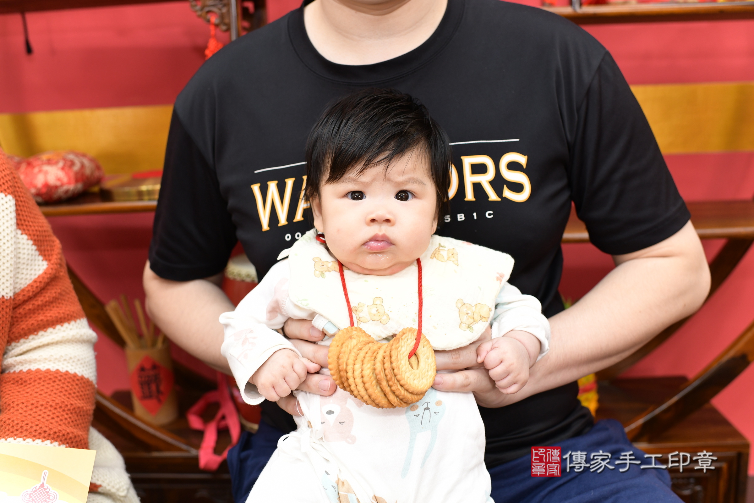 新北市永和區彤彤寶寶收涎推薦：傳家新北店收涎中國風會場，嬰兒古禮收涎收口水流程儀式、收涎吉祥話、收涎餅乾、收涎拍照。收涎證書。2025.2.17，照片15