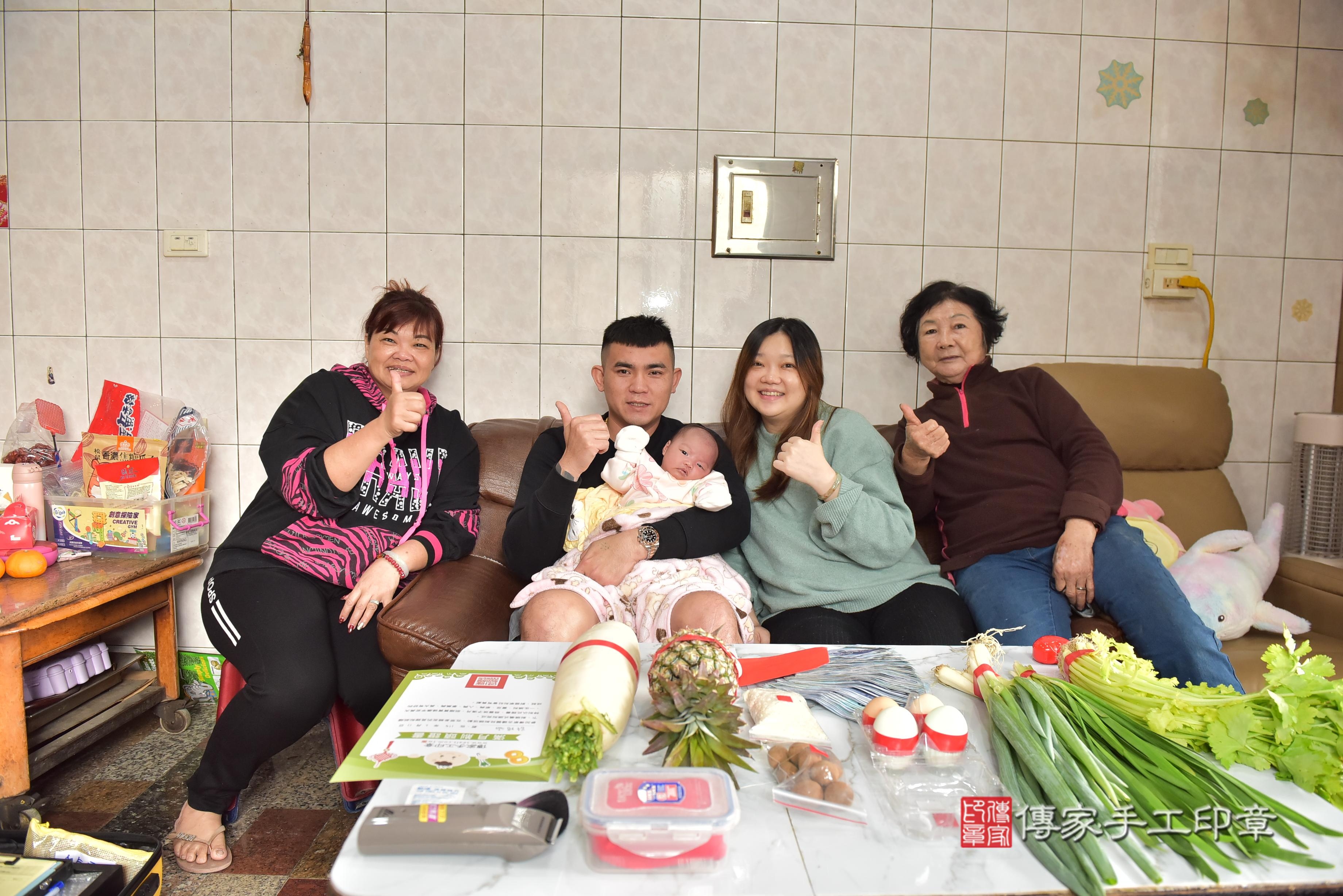 傳家手工印章高雄店、抓周、度脺、中國風會場、傳家嬰兒古禮、吉祥話、抓周道具物品24種、拍照。抓周證書。寶寶抓周、滿周歲、生日快樂、祝福