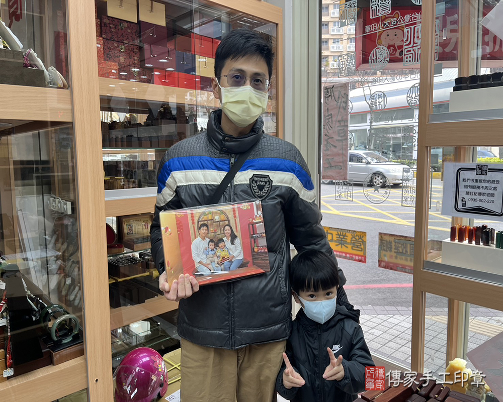 台北市士林區誠誠寶貝抓周推薦：傳家台北店抓周度脺中國風會場，嬰兒古禮抓周流程儀式吉祥話、抓周道具物品24種、拍照。抓周證書。2025.02.25