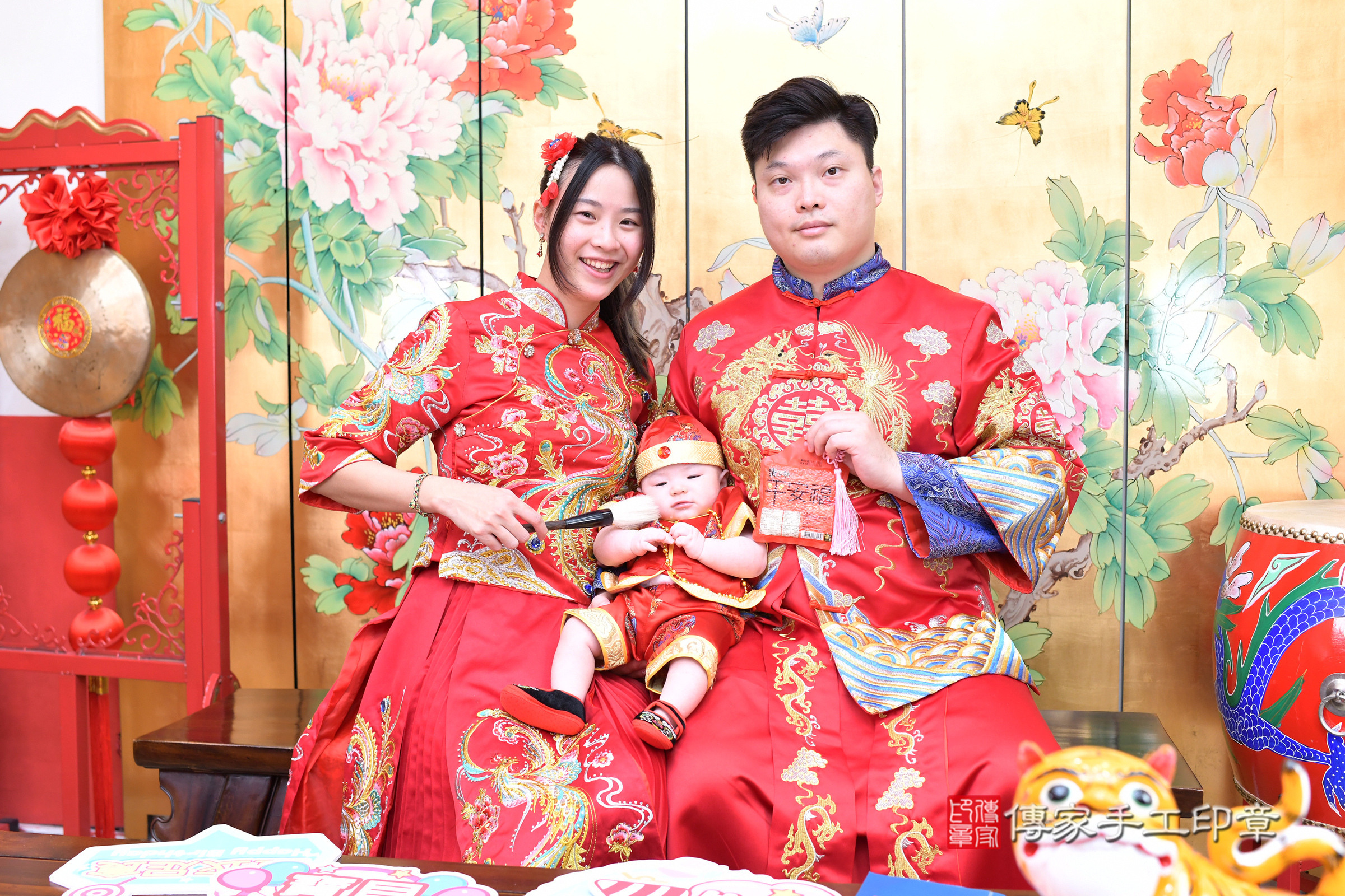 台北市大同區小麟寶寶收涎推薦：傳家台北店收涎中國風會場，嬰兒古禮收涎收口水流程儀式、收涎吉祥話、收涎餅乾、收涎拍照。收涎證書。2025.2.15，照片14
