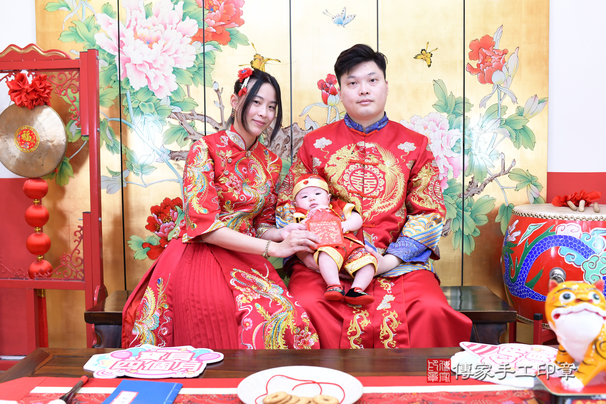 台北市大同區小麟寶寶收涎推薦：傳家台北店收涎中國風會場，嬰兒古禮收涎收口水流程儀式、收涎吉祥話、收涎餅乾、收涎拍照。收涎證書。2025.2.15，照片15