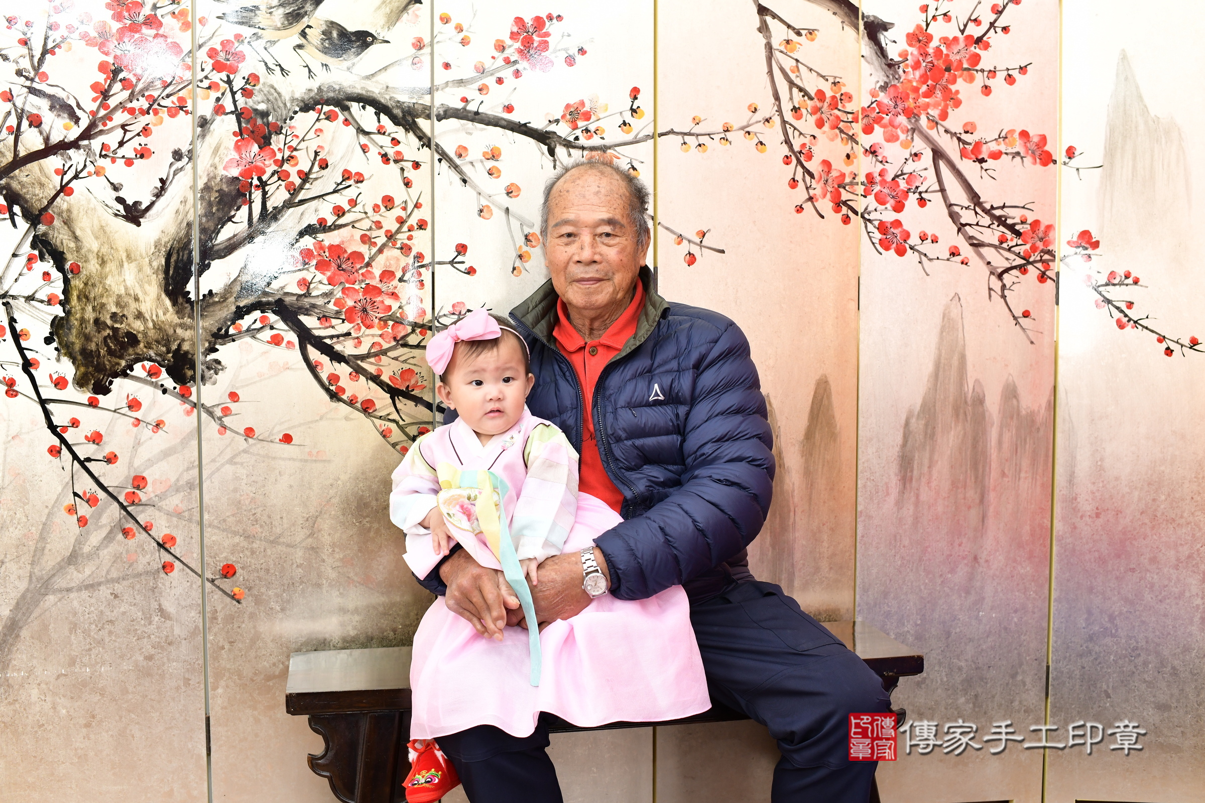 新北市永和區玥玥寶寶抓周推薦：傳家新北店抓周度脺中國風會場，嬰兒古禮抓周流程儀式吉祥話、抓周道具物品24種、拍照。抓周證書。2025.3.4，照片9