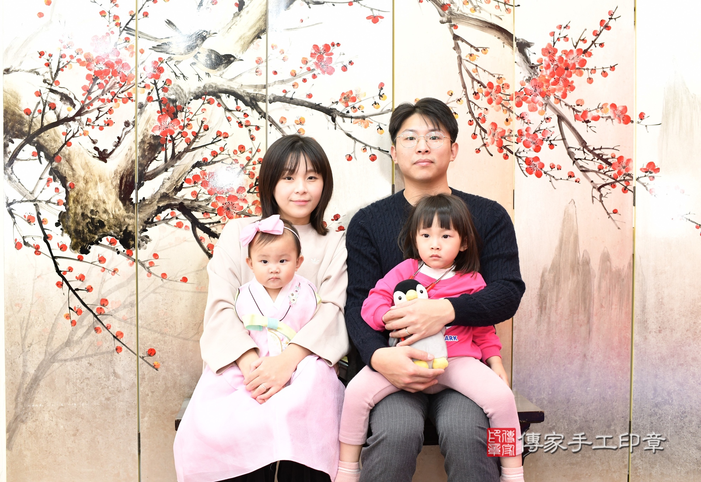 新北市永和區玥玥寶寶抓周推薦：傳家新北店抓周度脺中國風會場，嬰兒古禮抓周流程儀式吉祥話、抓周道具物品24種、拍照。抓周證書。2025.3.4，照片7