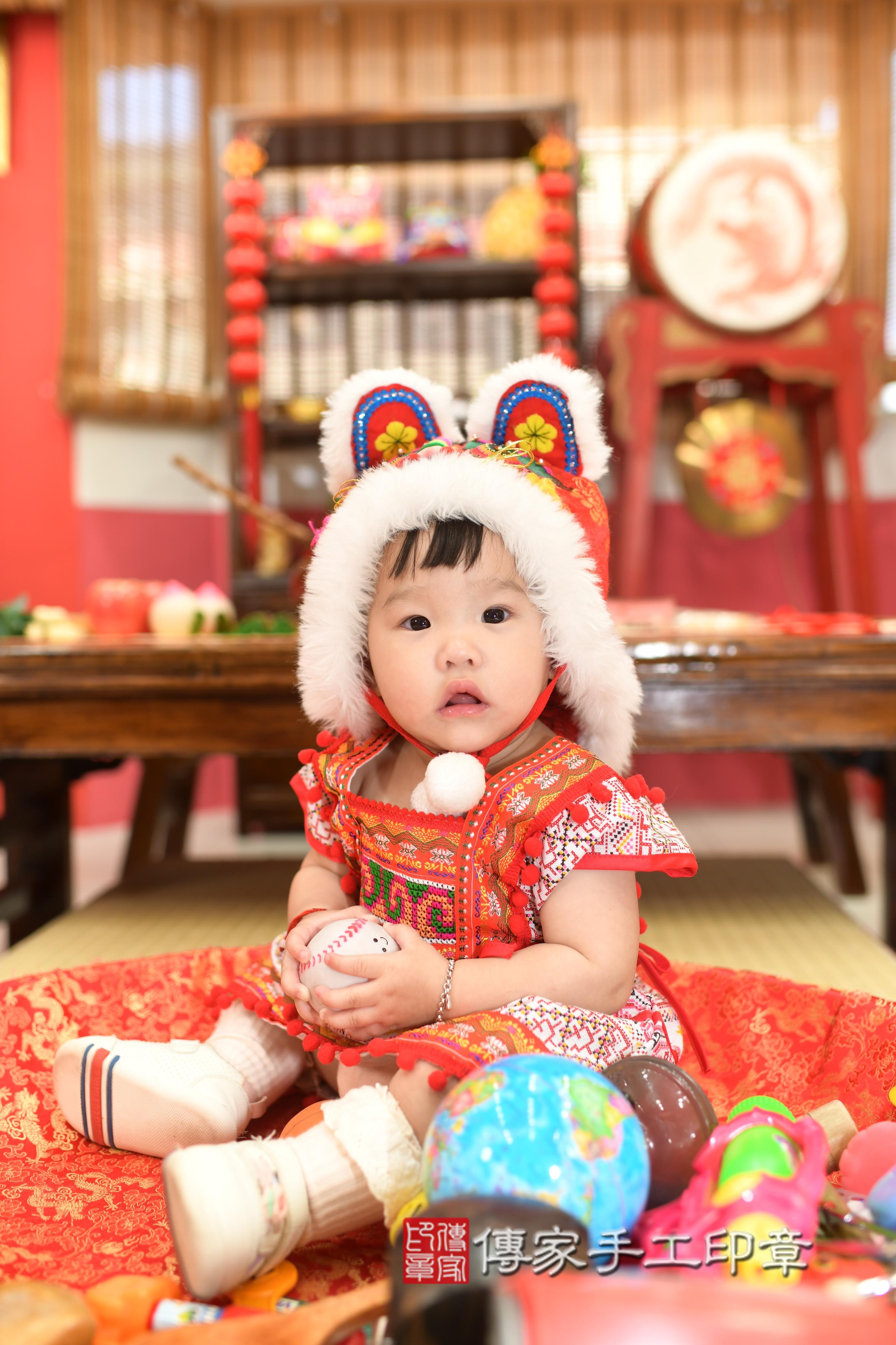 傳家手工印章高雄店、抓周、度脺、中國風會場、傳家嬰兒古禮、吉祥話、抓周道具物品24種、拍照。抓周證書。寶寶抓周、滿周歲、生日快樂、祝福