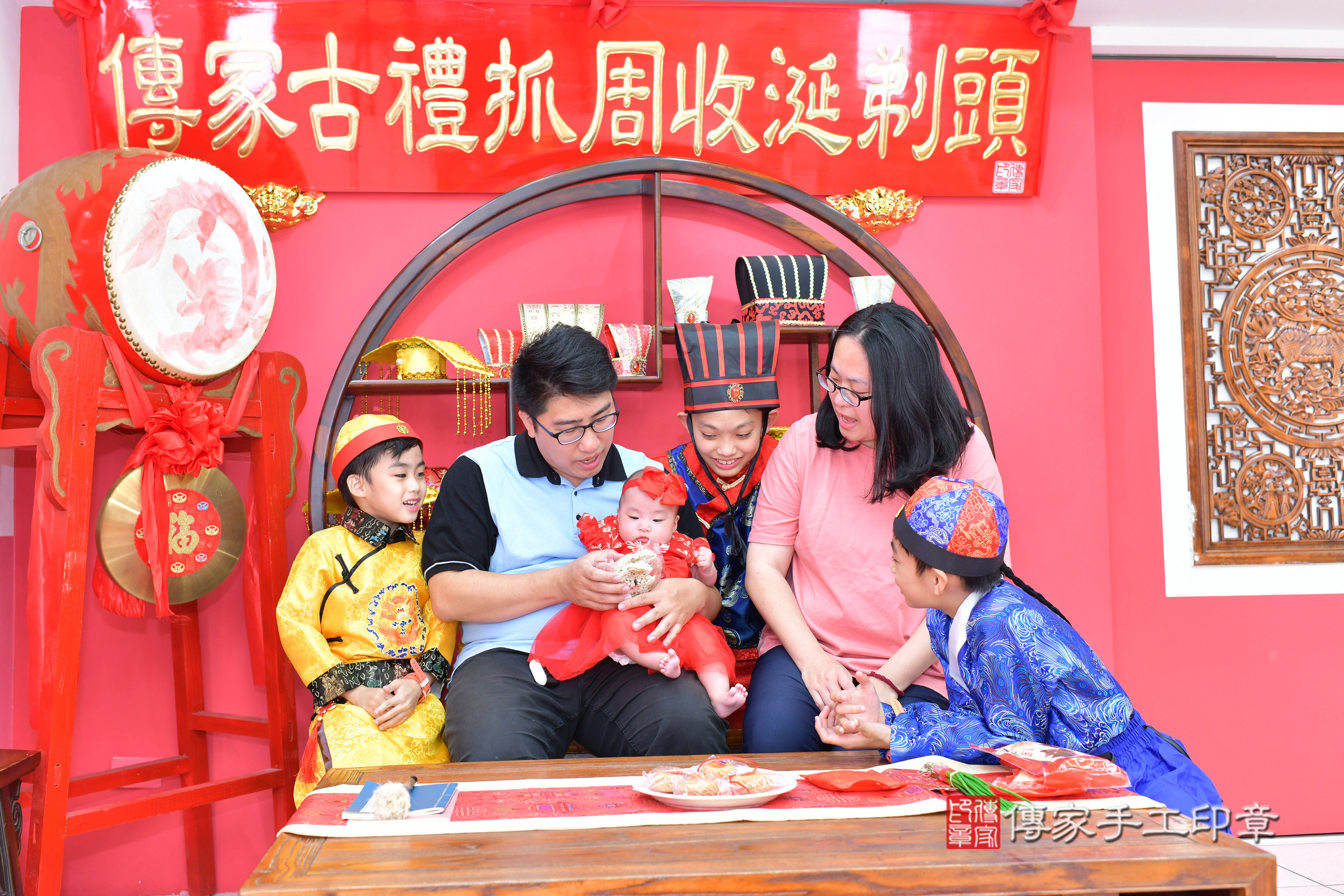 台中市北區小玹寶寶收涎推薦：傳家台中店收涎中國風會場，嬰兒古禮收涎收口水流程儀式、收涎吉祥話、收涎餅乾、收涎拍照。收涎證書。2025.3.9，照片13