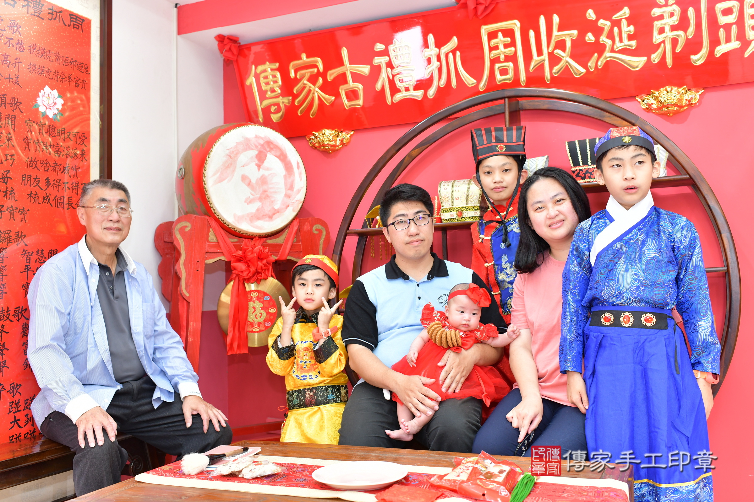 台中市北區小玹寶寶收涎推薦：傳家台中店收涎中國風會場，嬰兒古禮收涎收口水流程儀式、收涎吉祥話、收涎餅乾、收涎拍照。收涎證書。2025.3.9，照片20