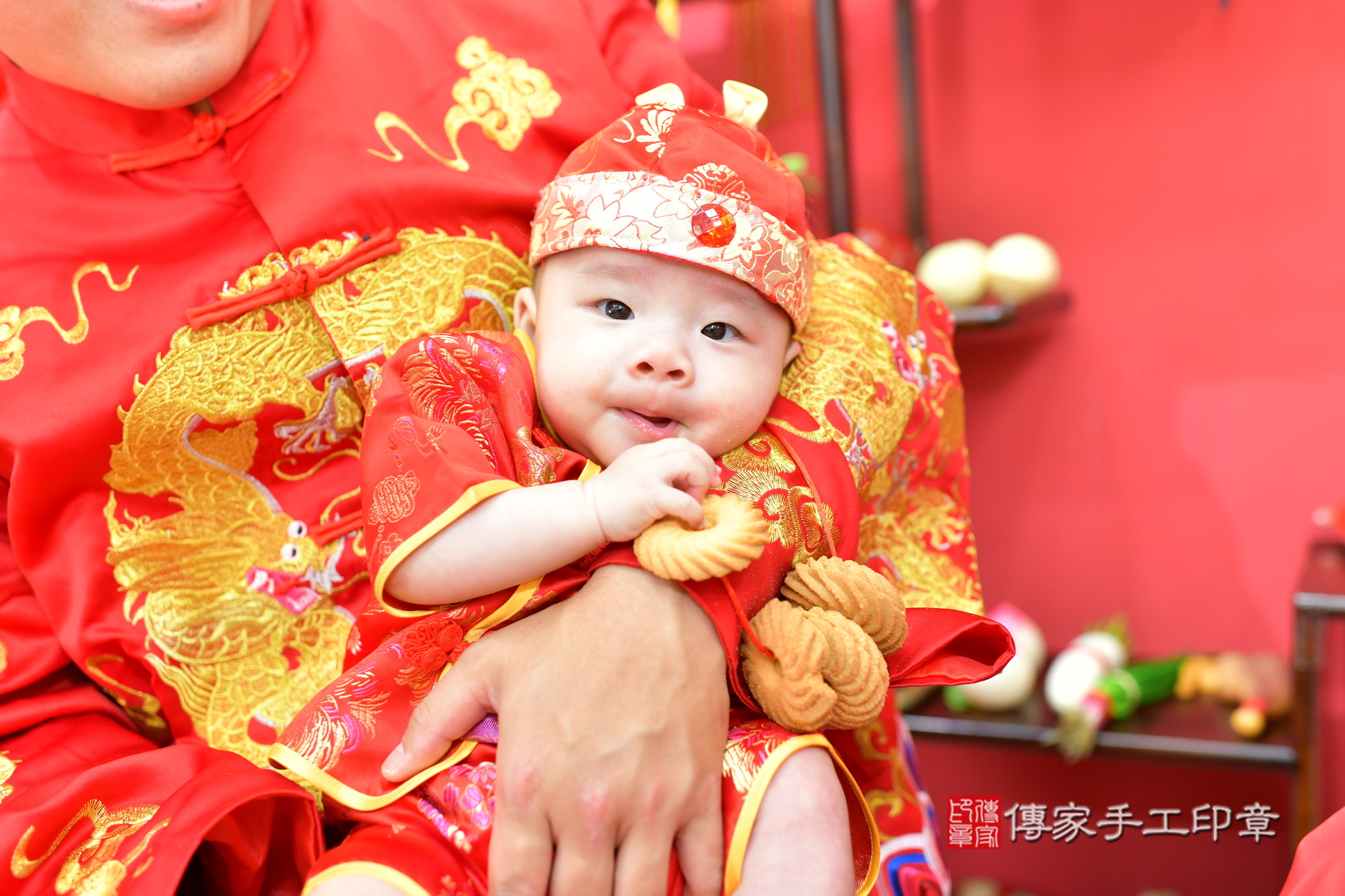 台中市北區暟暟寶寶和澄澄寶寶收涎推薦：傳家台中店收涎中國風會場，嬰兒古禮收涎收口水流程儀式、收涎吉祥話、收涎餅乾、收涎拍照。收涎證書。2025.3.2，照片10
