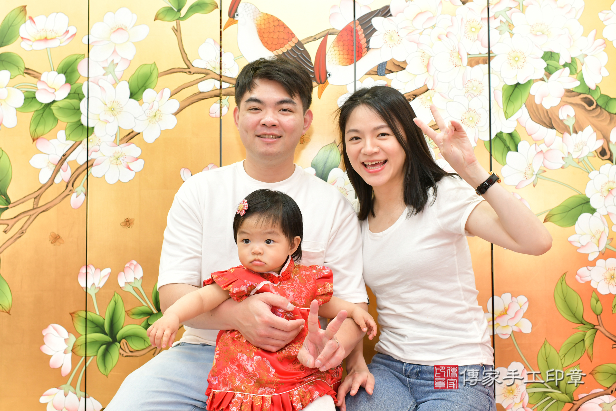 台中市北區小婕寶寶抓周推薦：傳家台中店抓周度脺中國風會場，嬰兒古禮抓周流程儀式吉祥話、抓周道具物品24種、拍照。抓周證書。2025.3.3，照片2