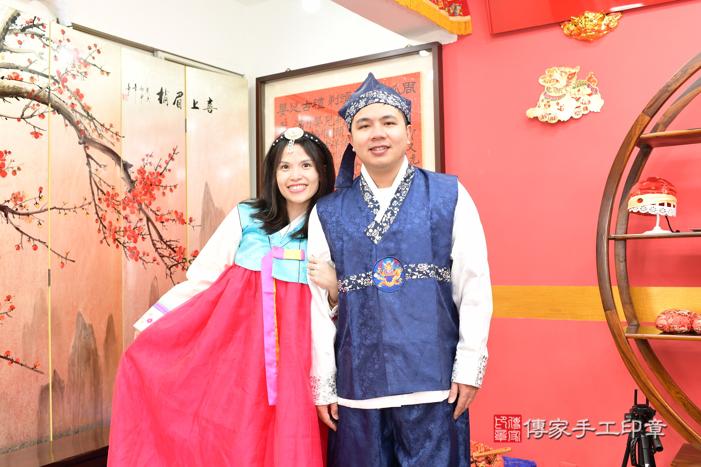 新北市永和區小允寶寶抓周推薦：傳家新北店抓周度脺中國風會場，嬰兒古禮抓周流程儀式吉祥話、抓周道具物品24種、拍照。抓周證書。2025.2.8，照片6