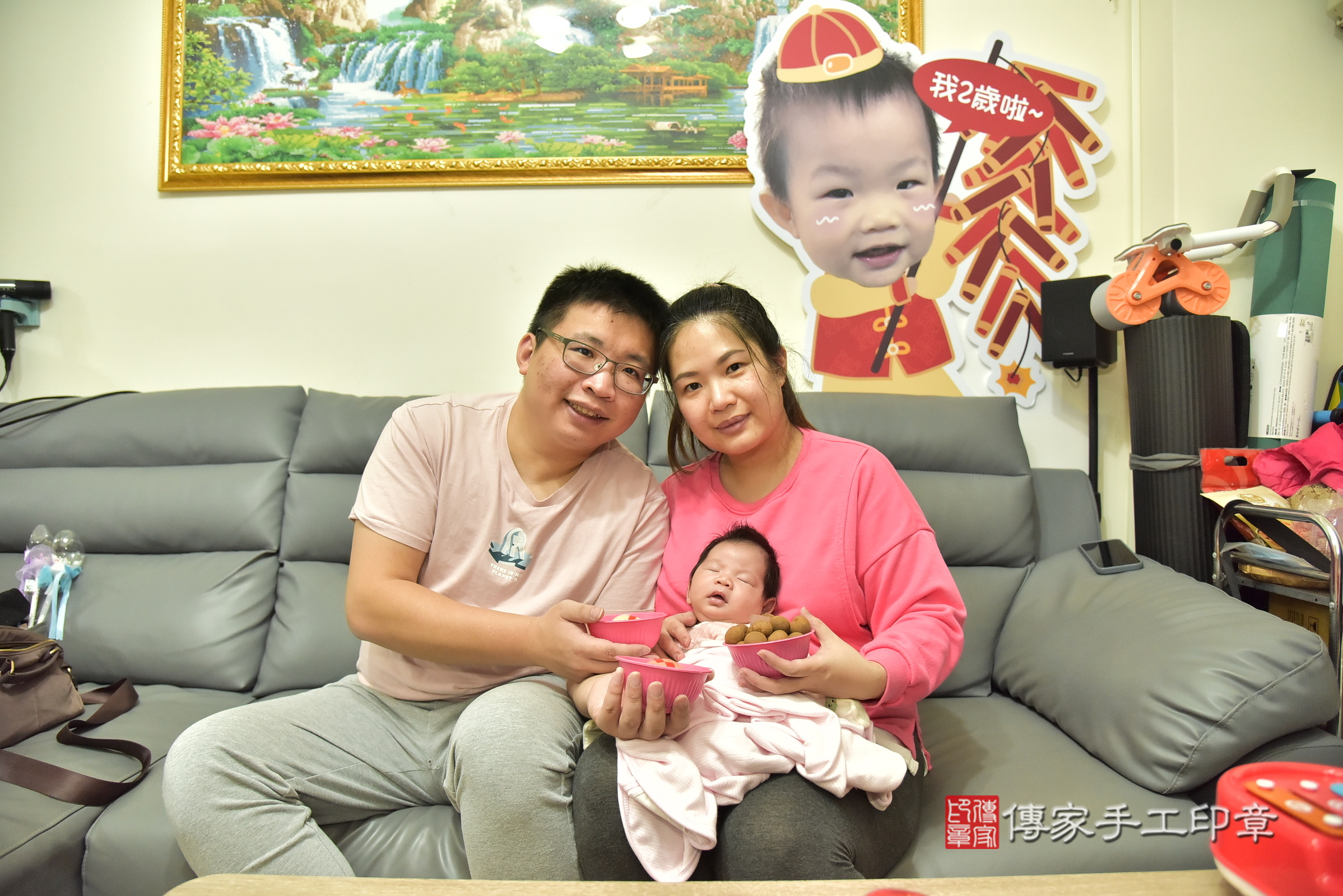 小樂寶寶(台北市南港區到府嬰兒小樂寶寶滿月剃頭理髮、到府嬰兒剃胎毛儀式吉祥話)。到府剃頭剃胎毛主持、專業拍照、證書。★購買「臍帶章、肚臍章、胎毛筆刷印章」贈送：剃頭、收涎、抓周，三選一。2025.2.15，照片5