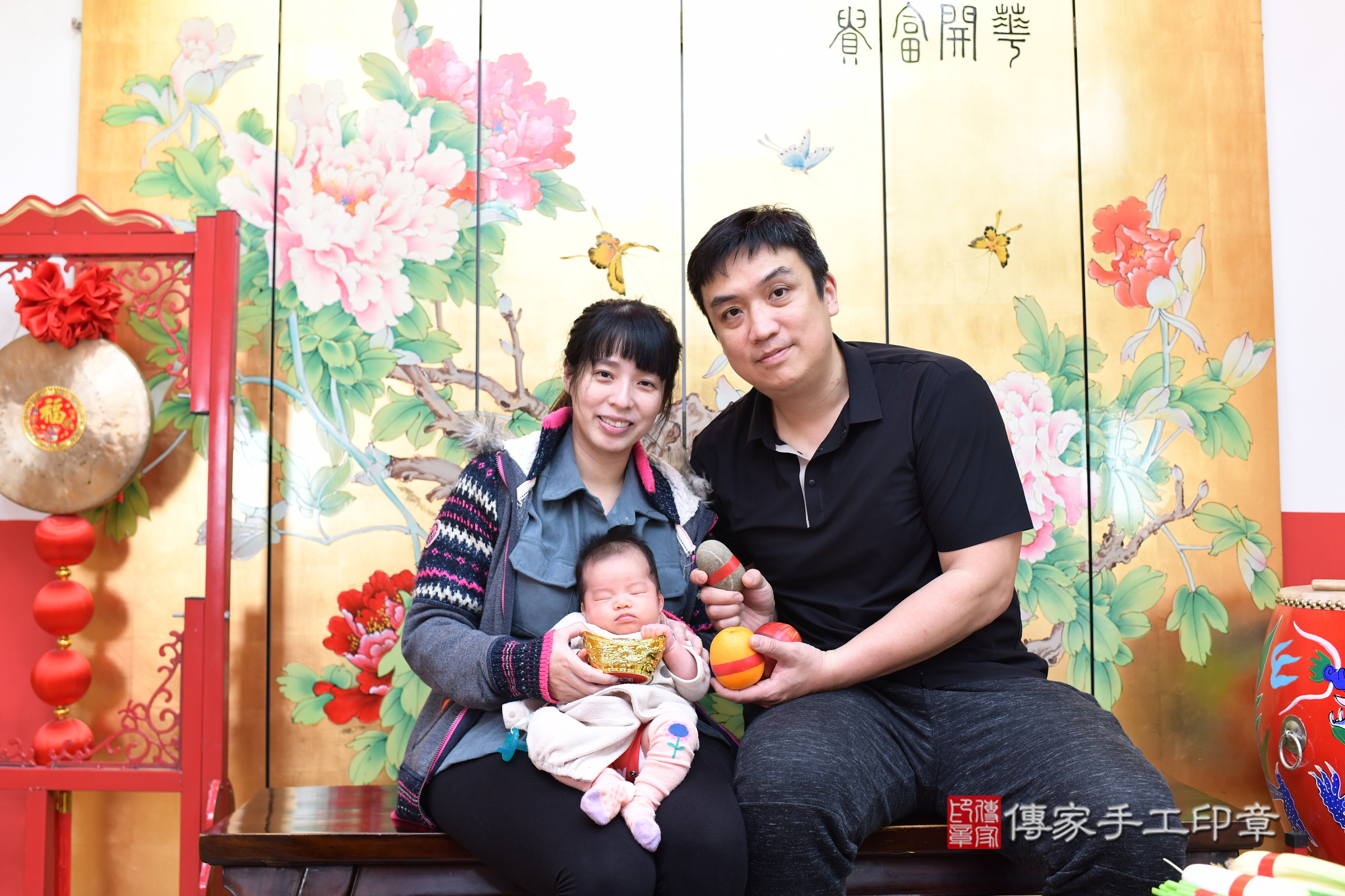 淇淇寶寶(新北市永和區嬰兒寶寶滿月剃頭理髮、嬰兒剃胎毛儀式吉祥話)。中國風會場，爸媽寶貝穿「日中韓」古裝禮服。專業拍照、證書。★購買「臍帶章、肚臍章、胎毛筆刷印章」贈送：剃頭、收涎、抓周，三選一。2025.3.6，照片5