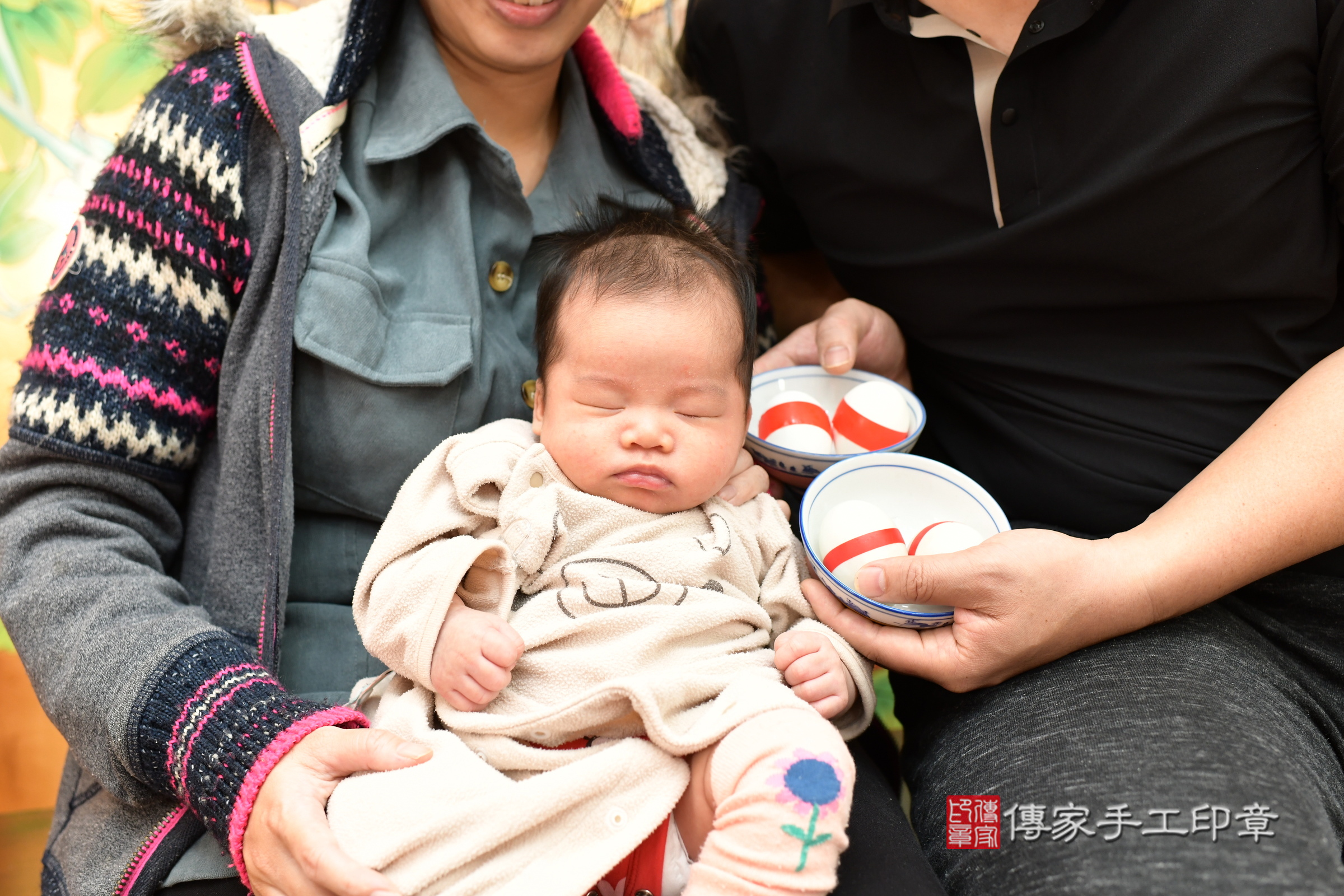 淇淇寶寶(新北市永和區嬰兒寶寶滿月剃頭理髮、嬰兒剃胎毛儀式吉祥話)。中國風會場，爸媽寶貝穿「日中韓」古裝禮服。專業拍照、證書。★購買「臍帶章、肚臍章、胎毛筆刷印章」贈送：剃頭、收涎、抓周，三選一。2025.3.6，照片6