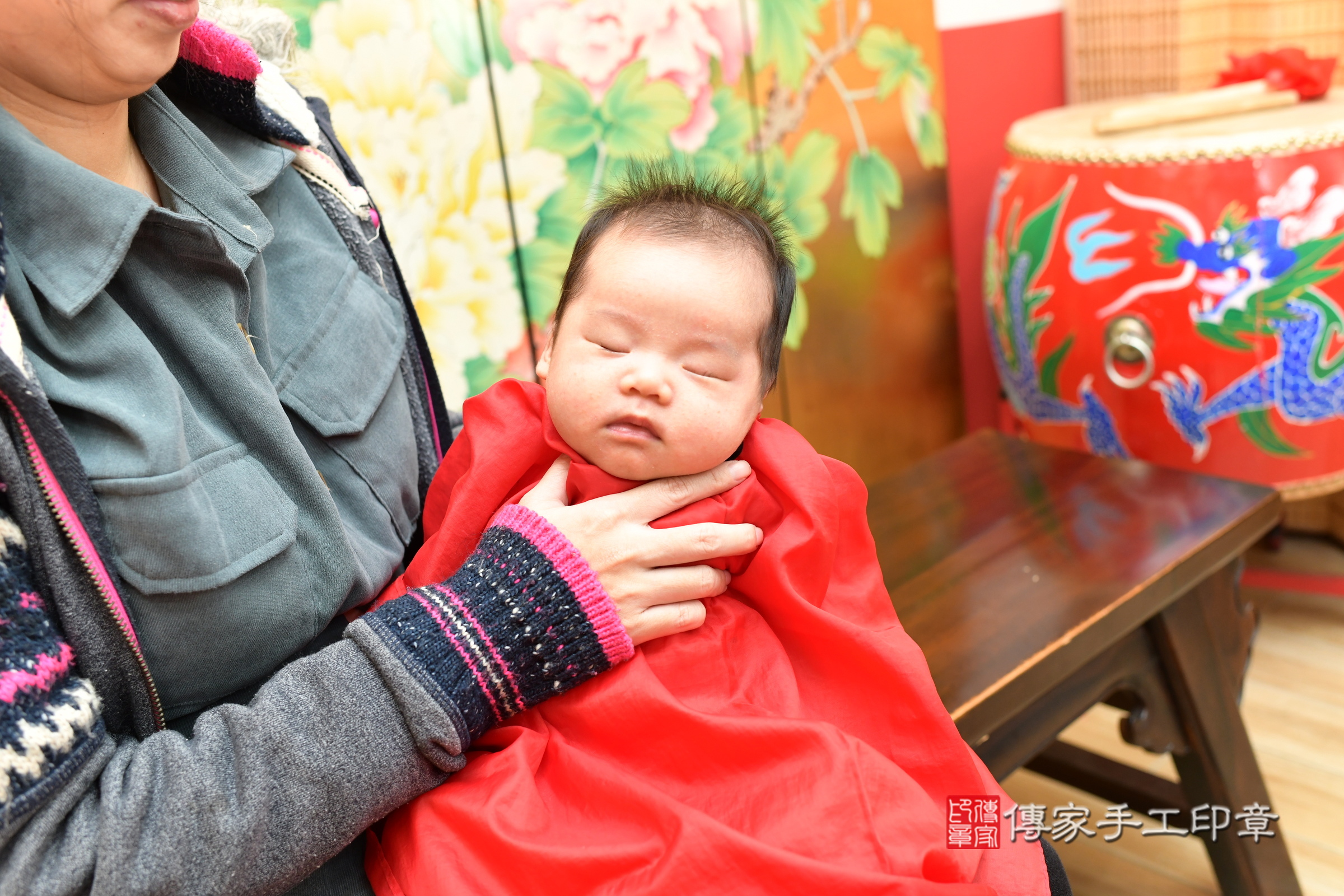 淇淇寶寶(新北市永和區嬰兒寶寶滿月剃頭理髮、嬰兒剃胎毛儀式吉祥話)。中國風會場，爸媽寶貝穿「日中韓」古裝禮服。專業拍照、證書。★購買「臍帶章、肚臍章、胎毛筆刷印章」贈送：剃頭、收涎、抓周，三選一。2025.3.6，照片10