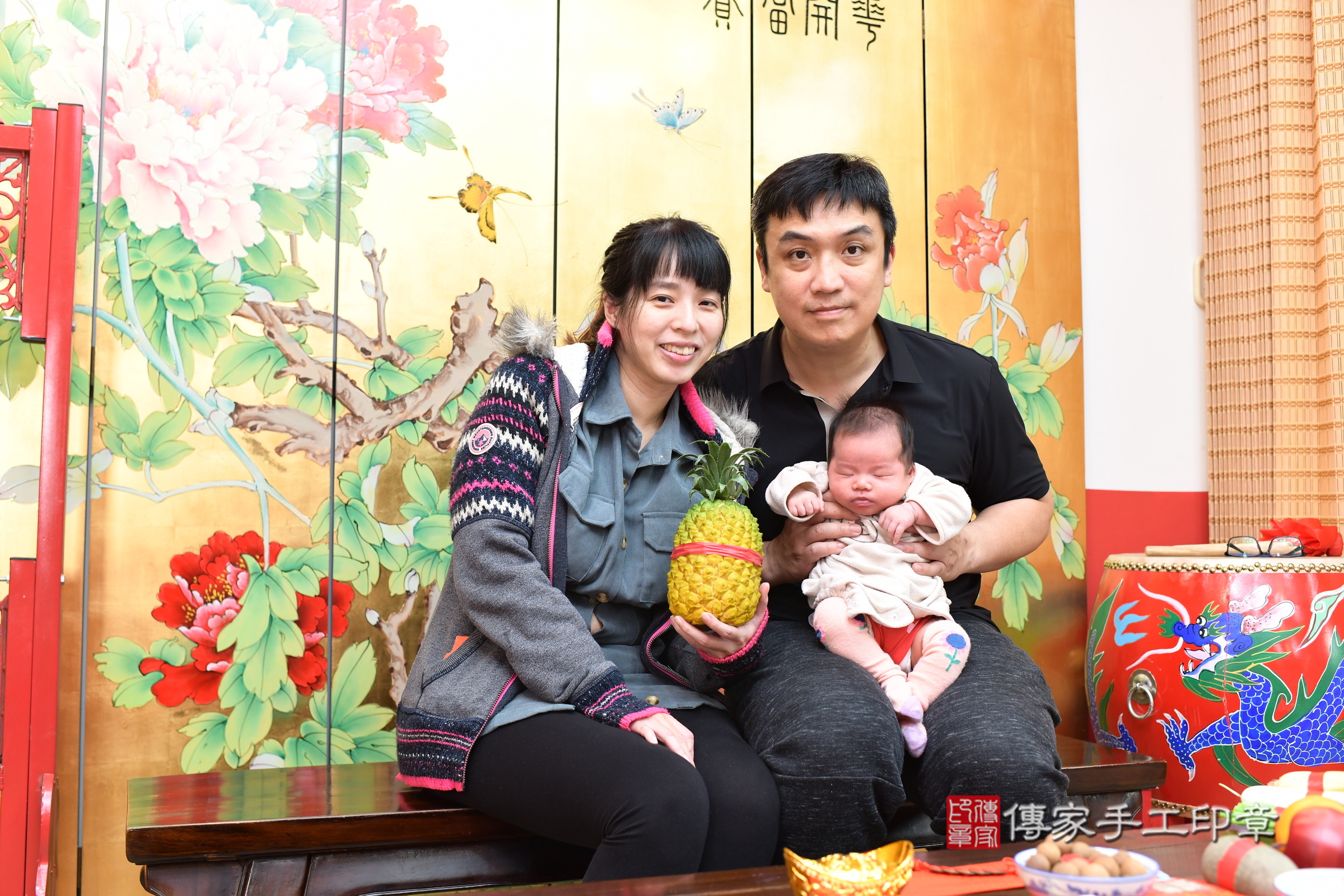 淇淇寶寶(新北市永和區嬰兒寶寶滿月剃頭理髮、嬰兒剃胎毛儀式吉祥話)。中國風會場，爸媽寶貝穿「日中韓」古裝禮服。專業拍照、證書。★購買「臍帶章、肚臍章、胎毛筆刷印章」贈送：剃頭、收涎、抓周，三選一。2025.3.6，照片8