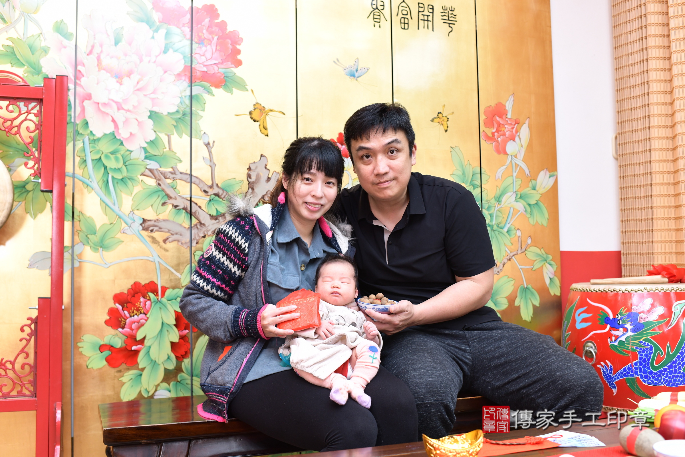淇淇寶寶(新北市永和區嬰兒寶寶滿月剃頭理髮、嬰兒剃胎毛儀式吉祥話)。中國風會場，爸媽寶貝穿「日中韓」古裝禮服。專業拍照、證書。★購買「臍帶章、肚臍章、胎毛筆刷印章」贈送：剃頭、收涎、抓周，三選一。2025.3.6，照片7