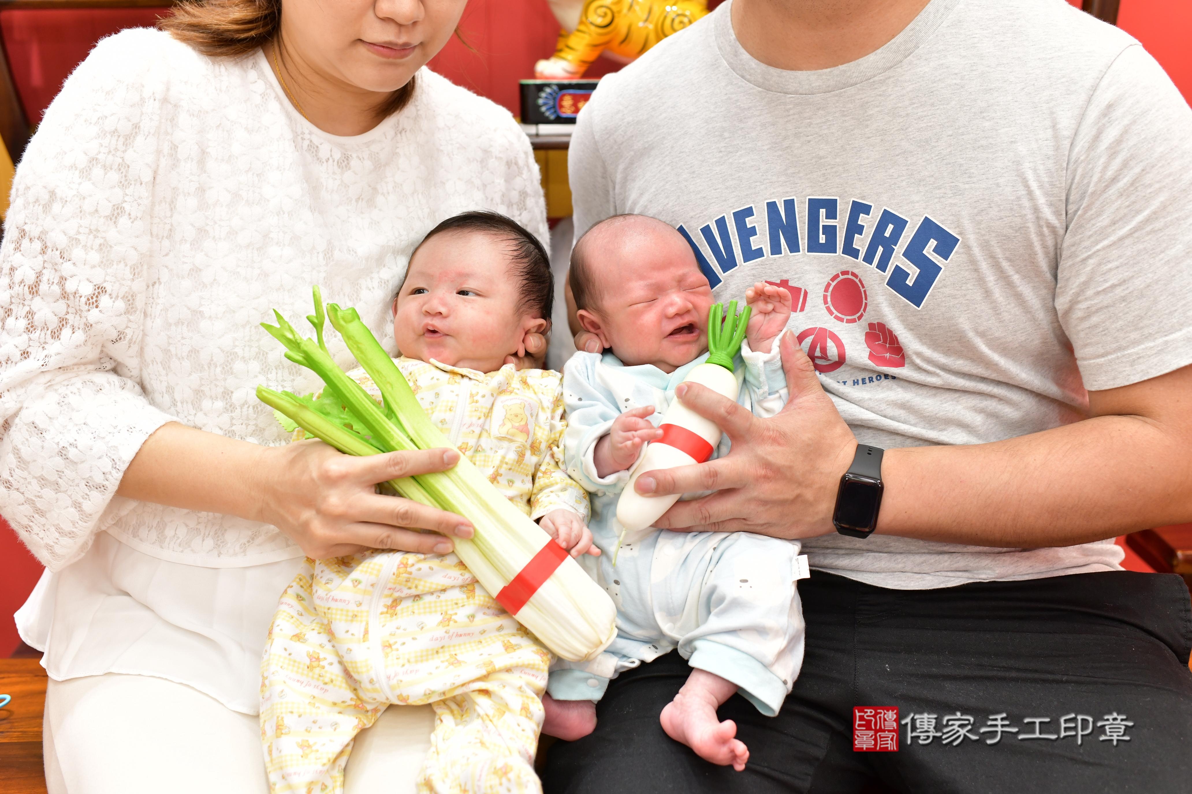 傳家手工印章桃園店、抓周、度脺、中國風會場、傳家嬰兒古禮、吉祥話、抓周道具物品24種、拍照。抓周證書。寶寶抓周、滿周歲、生日快樂、祝福