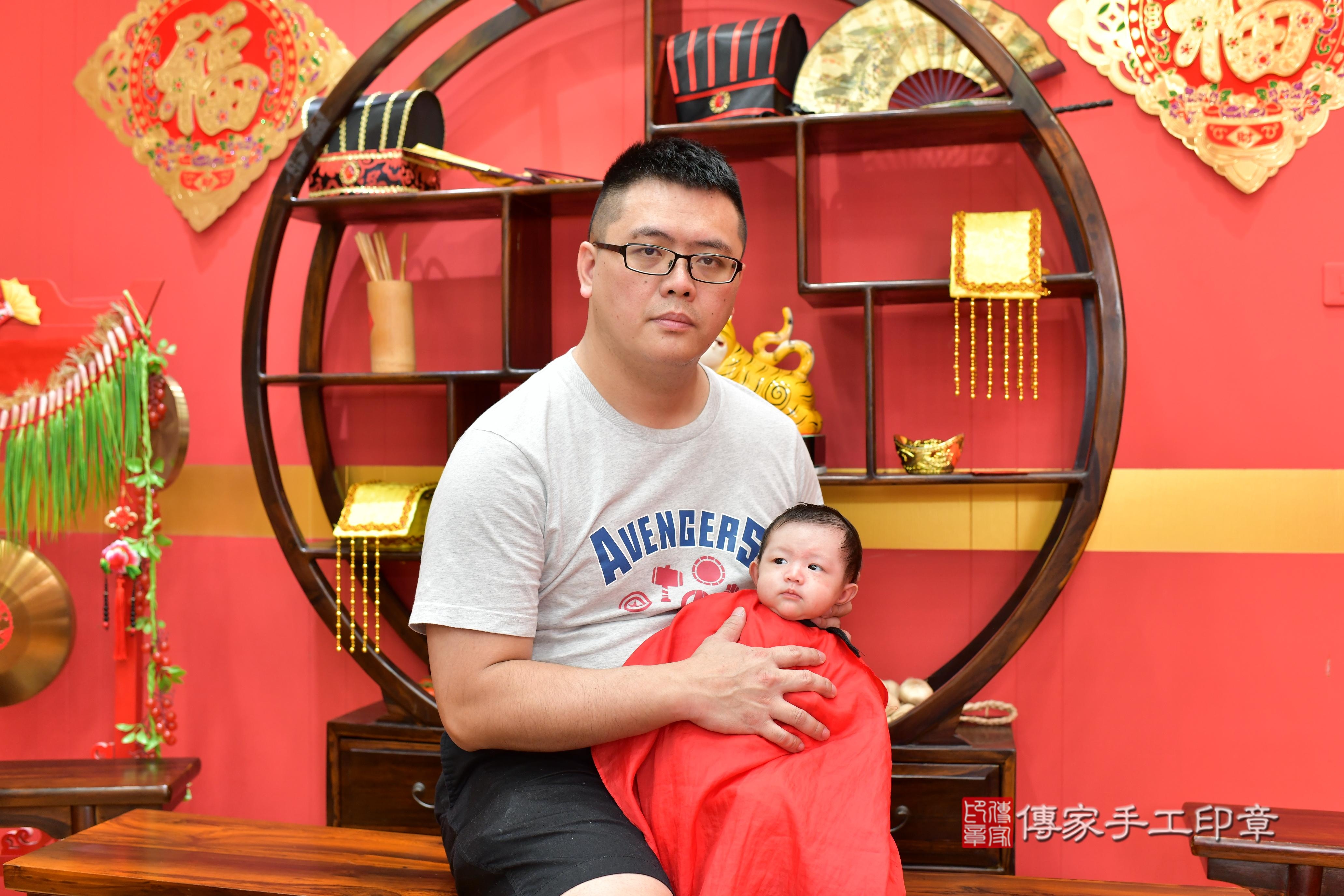 傳家手工印章桃園店、抓周、度脺、中國風會場、傳家嬰兒古禮、吉祥話、抓周道具物品24種、拍照。抓周證書。寶寶抓周、滿周歲、生日快樂、祝福