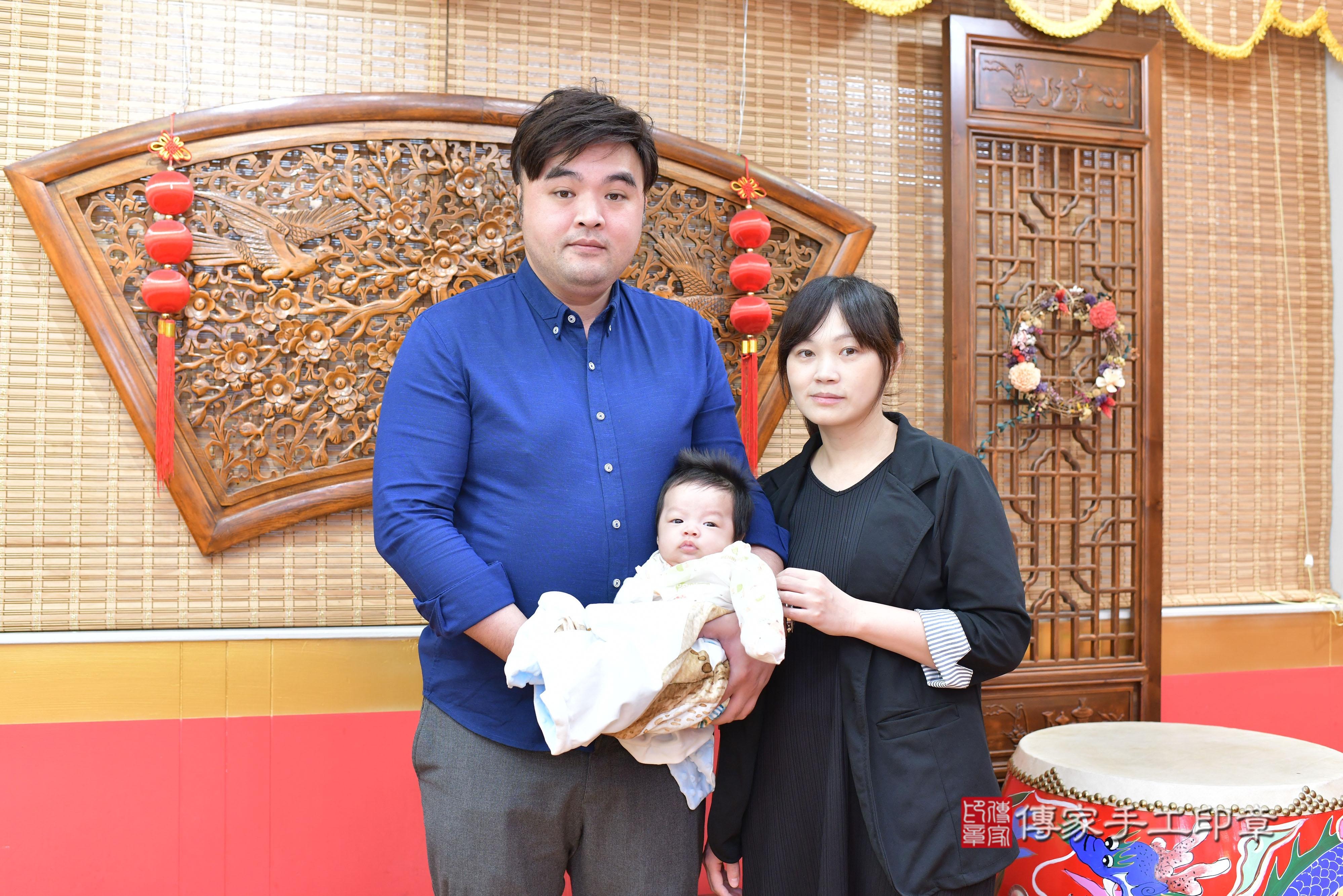 傳家手工印章桃園店、抓周、度脺、中國風會場、傳家嬰兒古禮、吉祥話、抓周道具物品24種、拍照。抓周證書。寶寶抓周、滿周歲、生日快樂、祝福