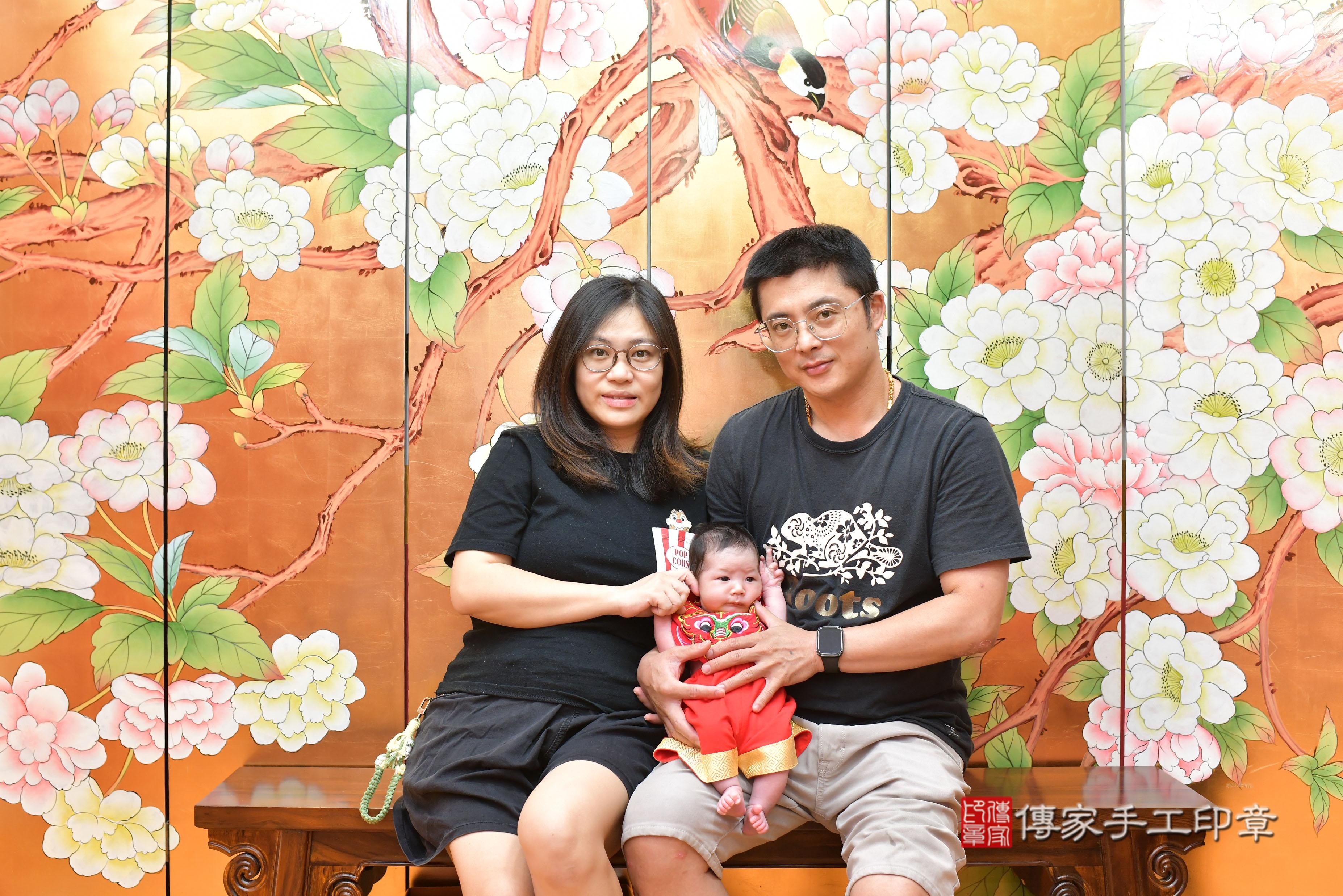 傳家手工印章桃園店、抓周、度脺、中國風會場、傳家嬰兒古禮、吉祥話、抓周道具物品24種、拍照。抓周證書。寶寶抓周、滿周歲、生日快樂、祝福