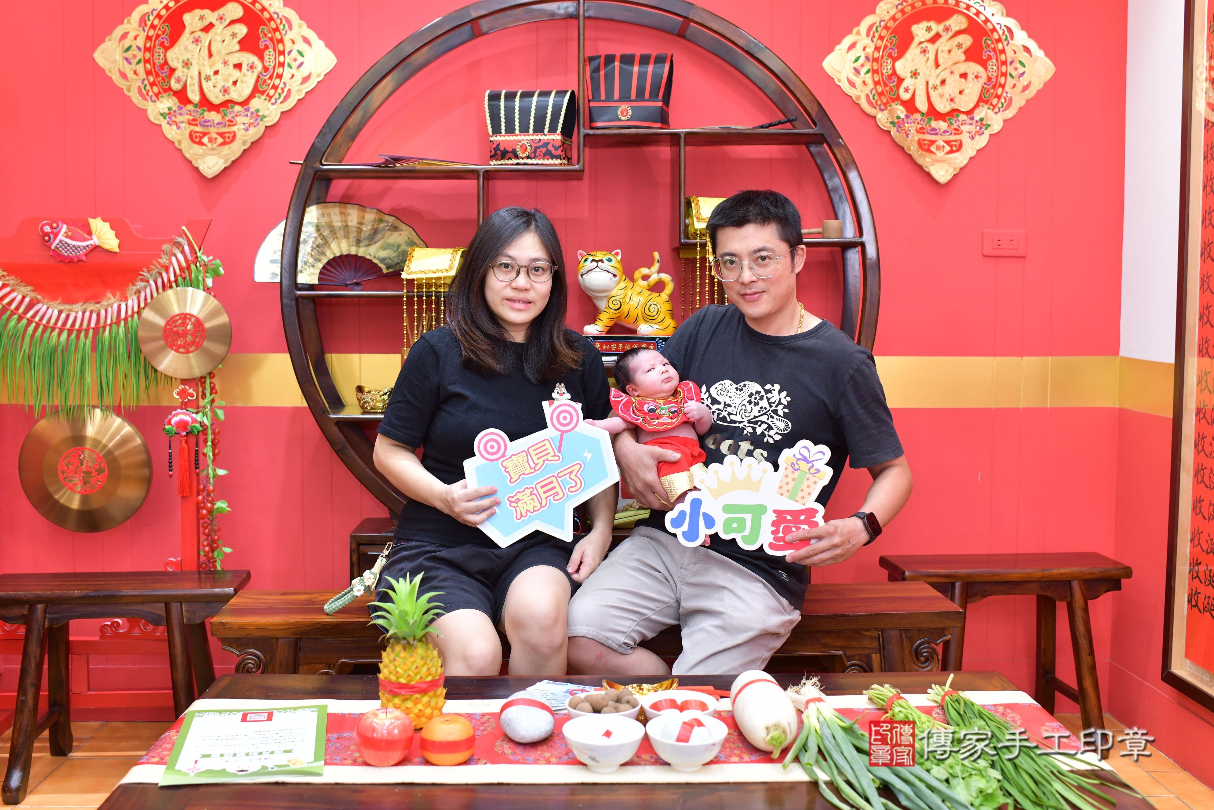傳家手工印章桃園店、抓周、度脺、中國風會場、傳家嬰兒古禮、吉祥話、抓周道具物品24種、拍照。抓周證書。寶寶抓周、滿周歲、生日快樂、祝福