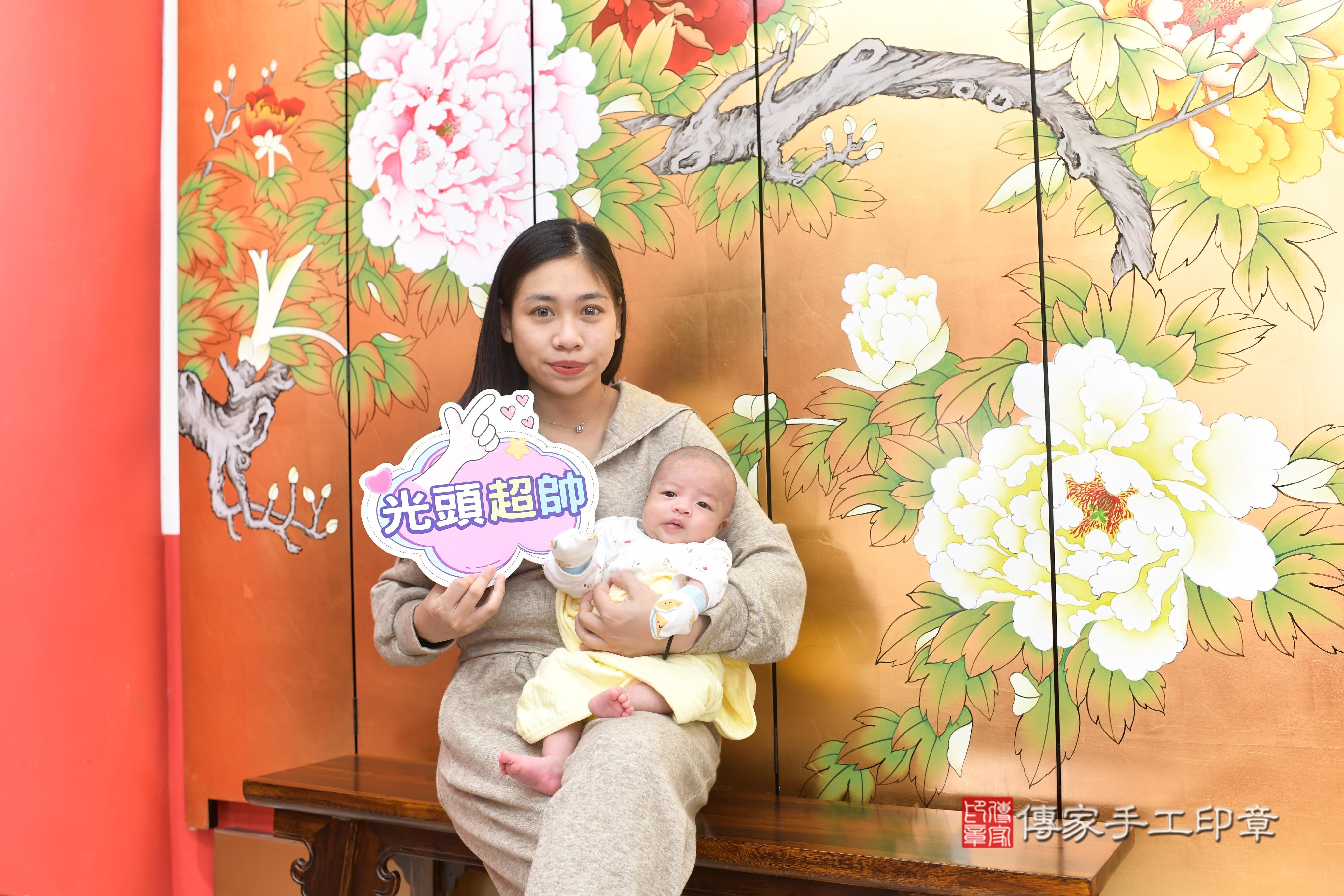 傳家手工印章高雄店、抓周、度脺、中國風會場、傳家嬰兒古禮、吉祥話、抓周道具物品24種、拍照。抓周證書。寶寶抓周、滿周歲、生日快樂、祝福