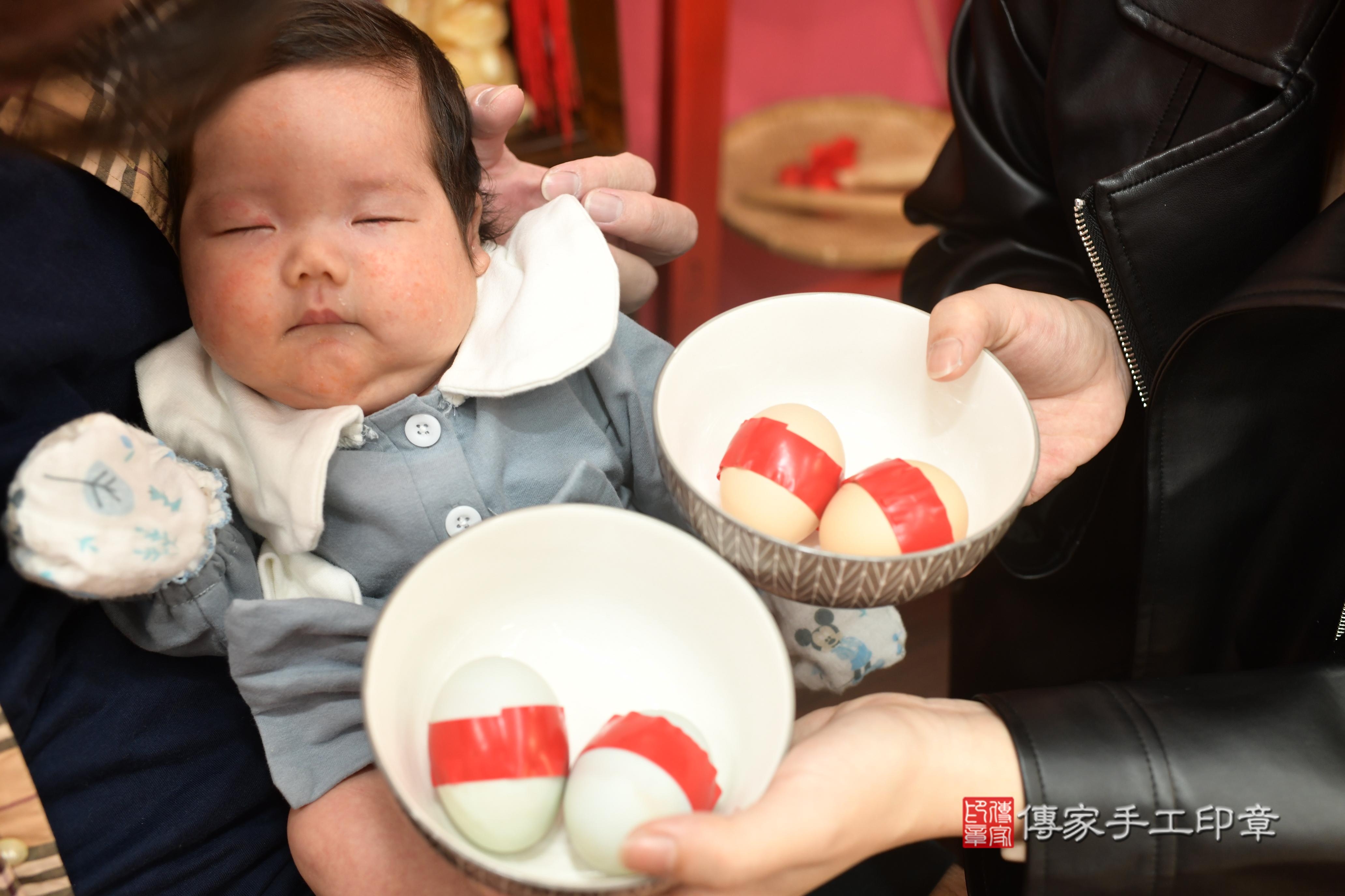 傳家手工印章高雄店、抓周、度脺、中國風會場、傳家嬰兒古禮、吉祥話、抓周道具物品24種、拍照。抓周證書。寶寶抓周、滿周歲、生日快樂、祝福
