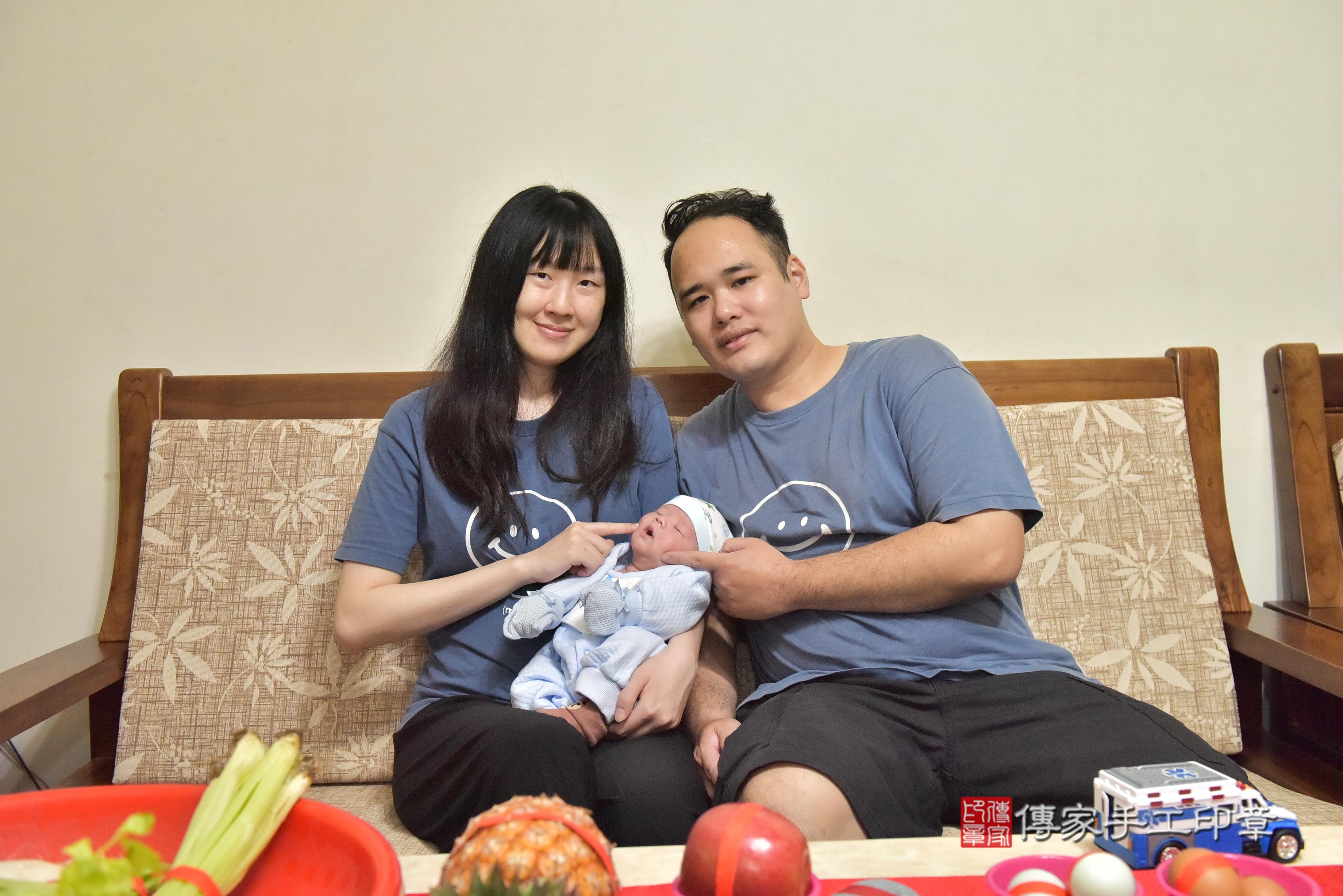 傳家手工印章高雄店、抓周、度脺、中國風會場、傳家嬰兒古禮、吉祥話、抓周道具物品24種、拍照。抓周證書。寶寶抓周、滿周歲、生日快樂、祝福