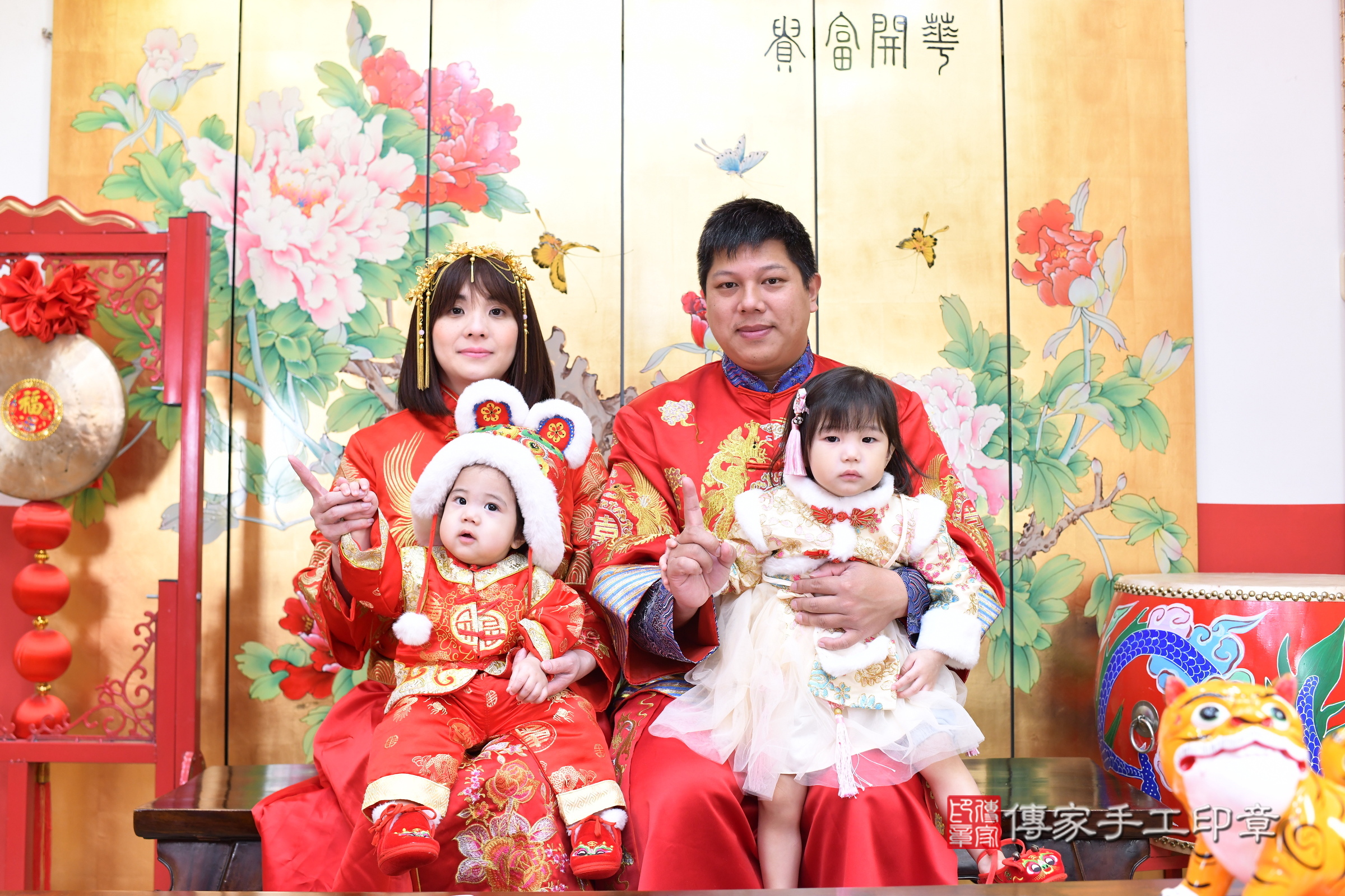 台北市大同區小駩寶寶抓周推薦：傳家台北店抓周度脺中國風會場，嬰兒古禮抓周流程儀式吉祥話、抓周道具物品24種、拍照。抓周證書。2025.2.23，照片6