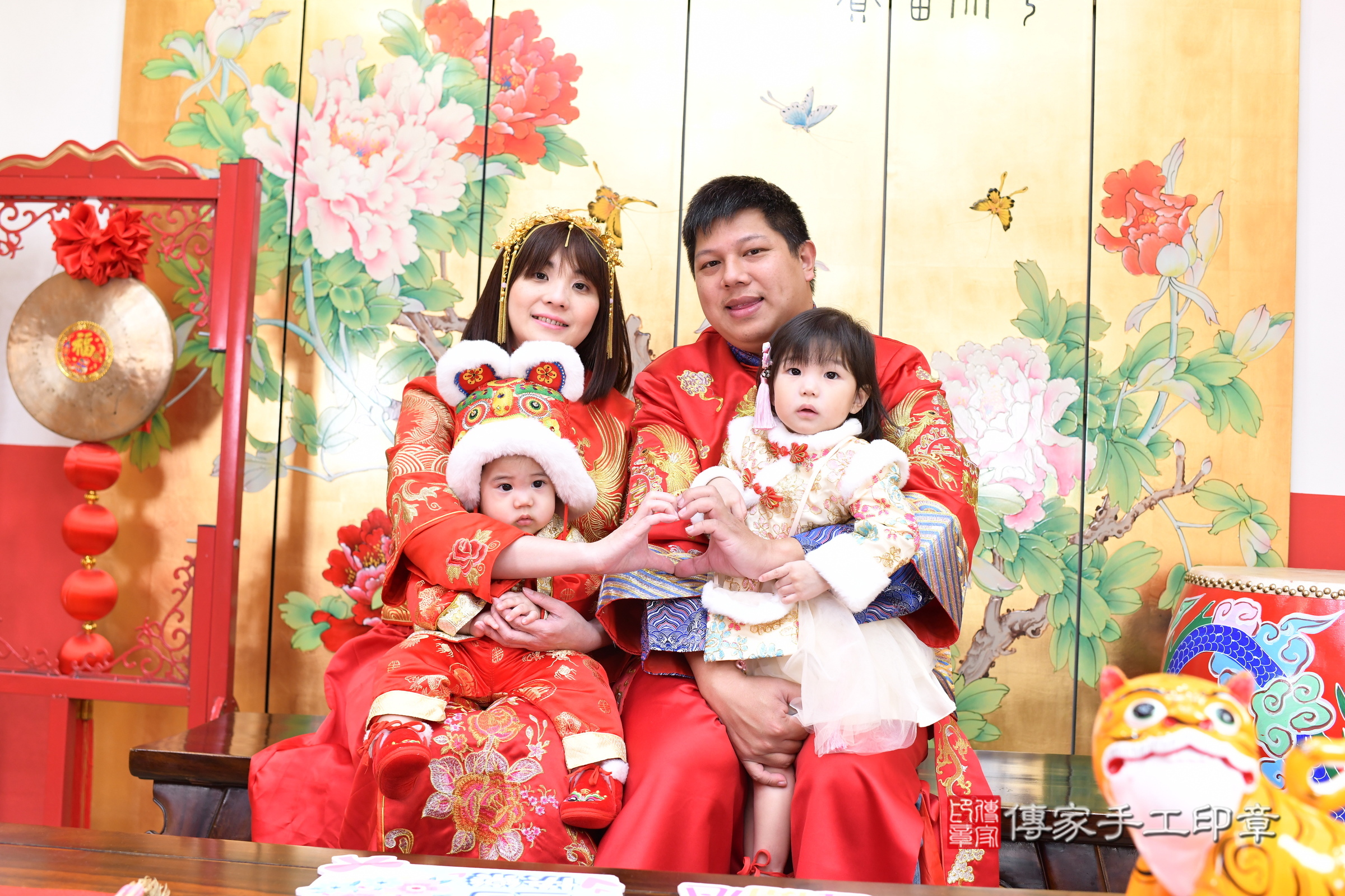 台北市大同區小駩寶寶抓周推薦：傳家台北店抓周度脺中國風會場，嬰兒古禮抓周流程儀式吉祥話、抓周道具物品24種、拍照。抓周證書。2025.2.23，照片7