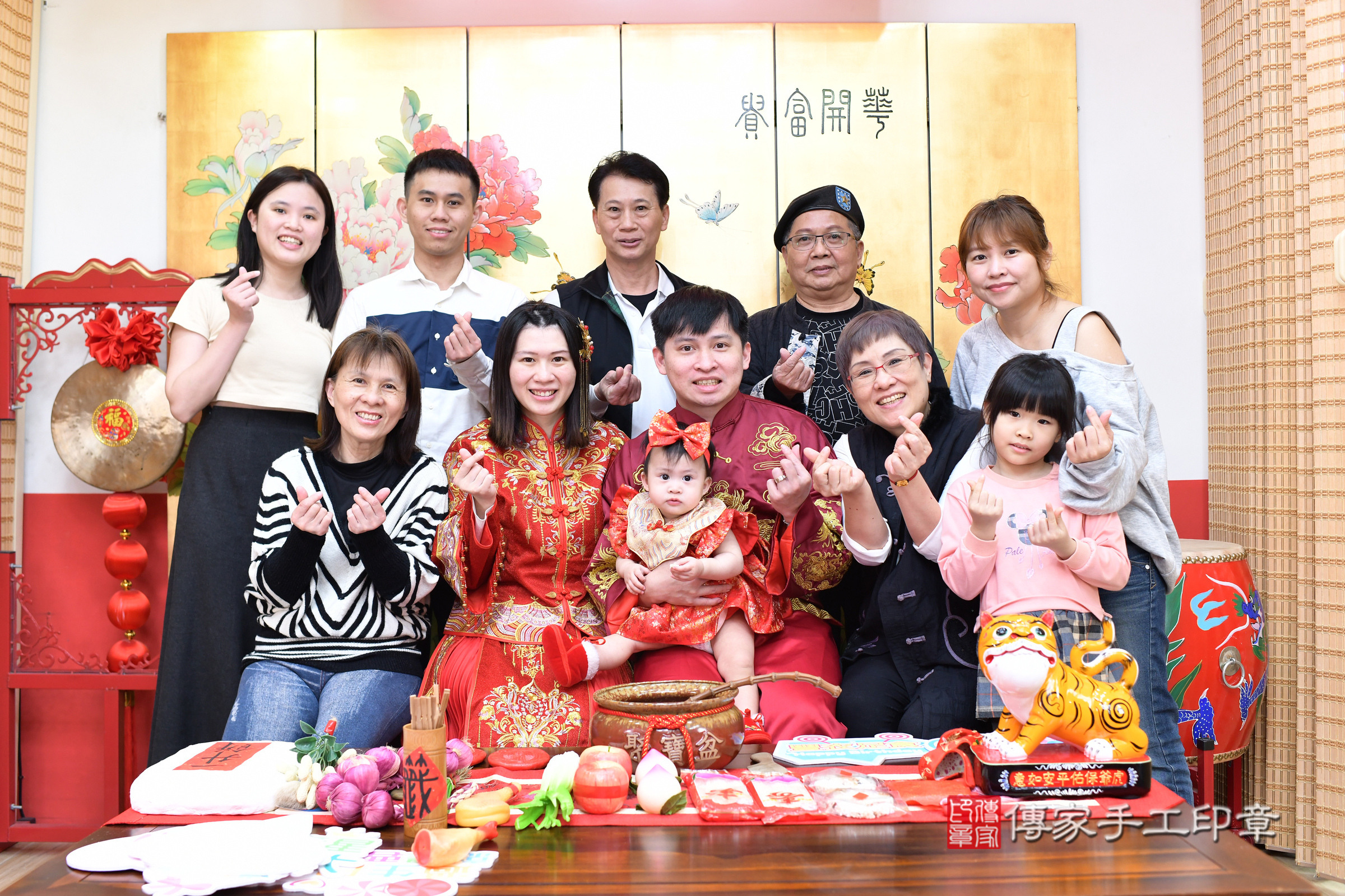 台北市大同區小寧寶寶抓周推薦：傳家台北店抓周度脺中國風會場，嬰兒古禮抓周流程儀式吉祥話、抓周道具物品24種、拍照。抓周證書。2025.2.28，照片23